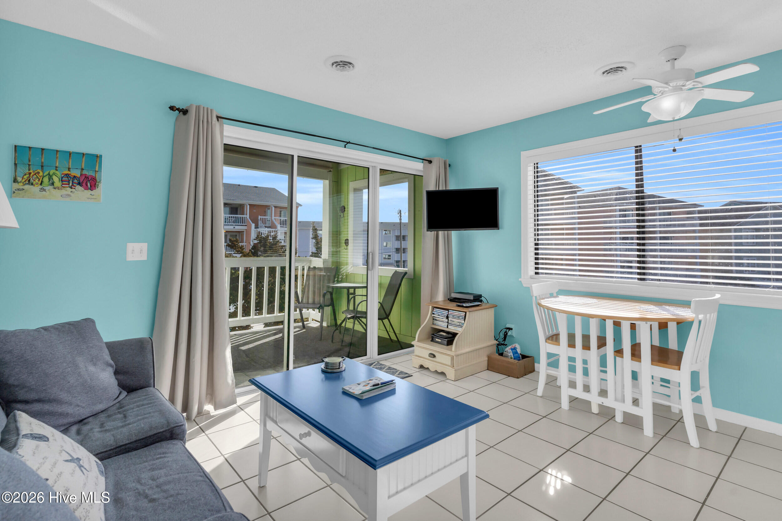 100550686 | Photo 14