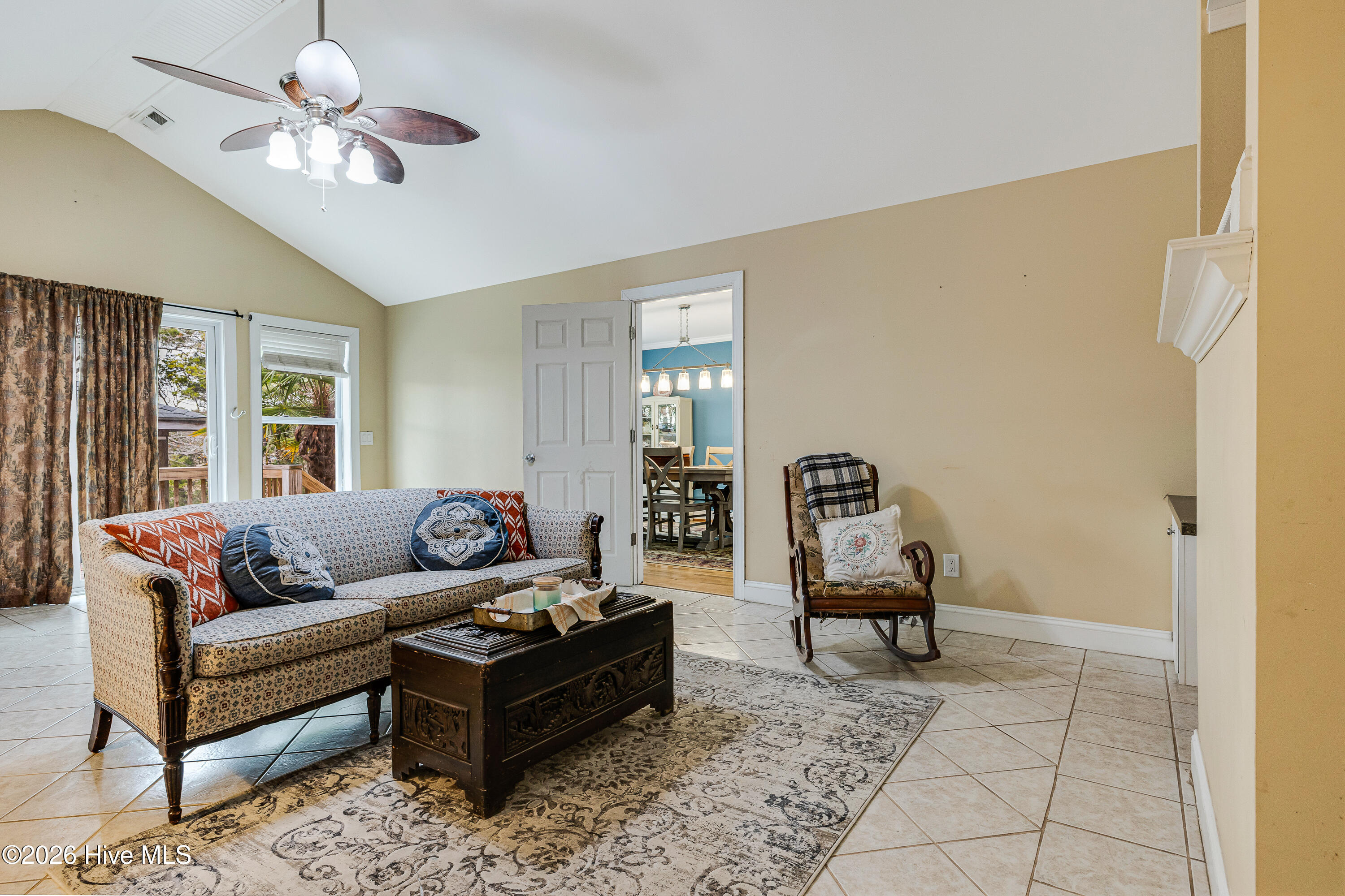 100551120 | Photo 14