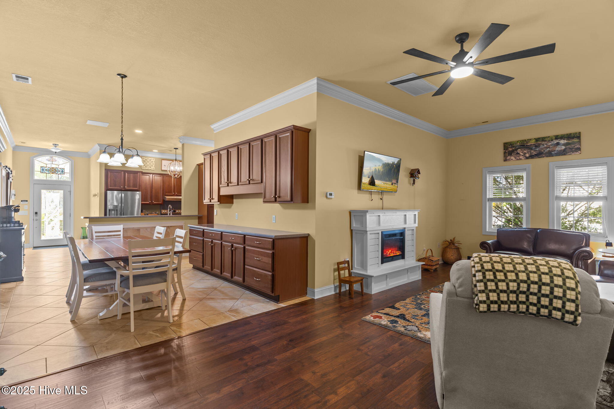 100540353 | Photo 18