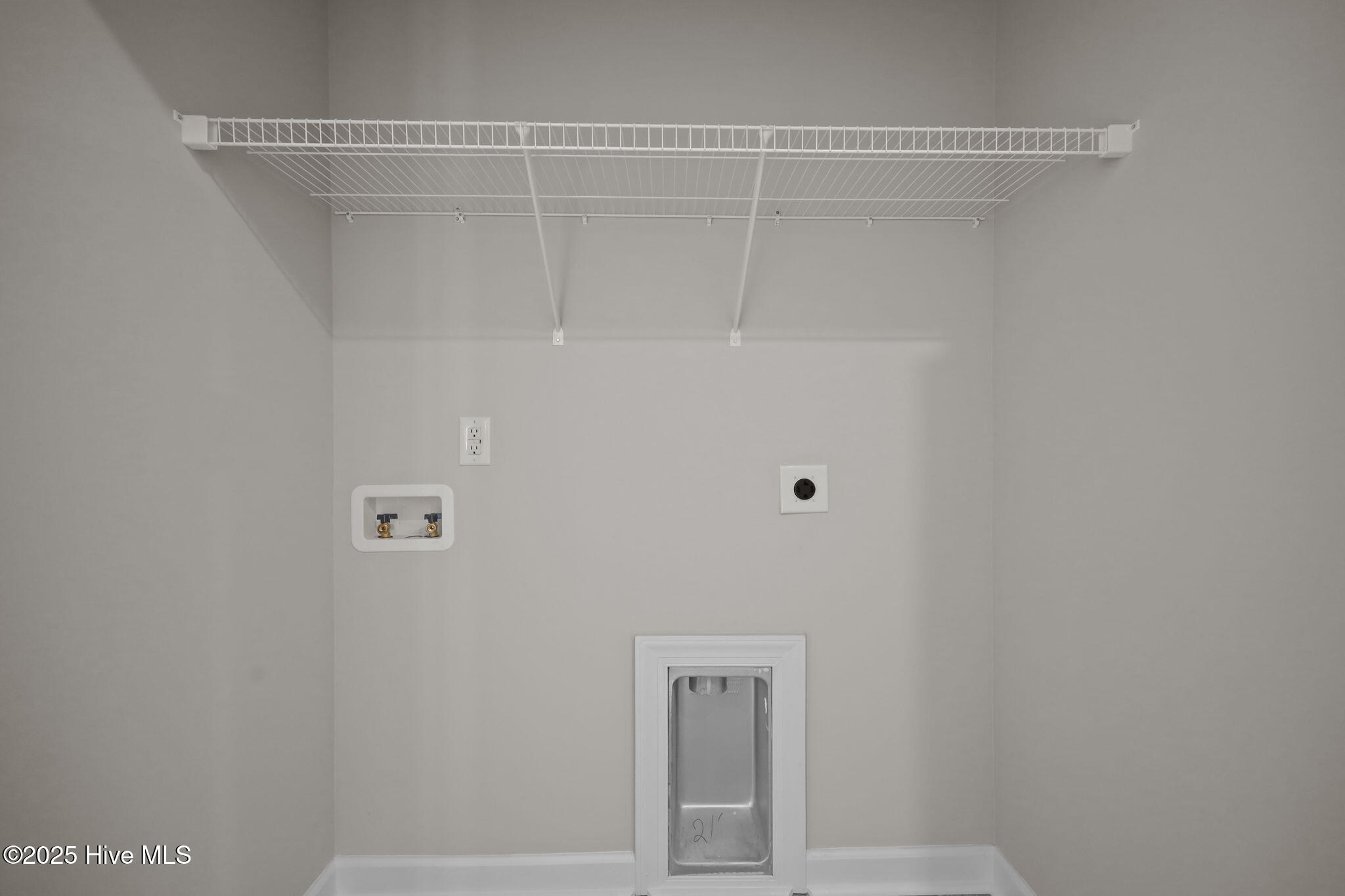 100504160 | Photo 32