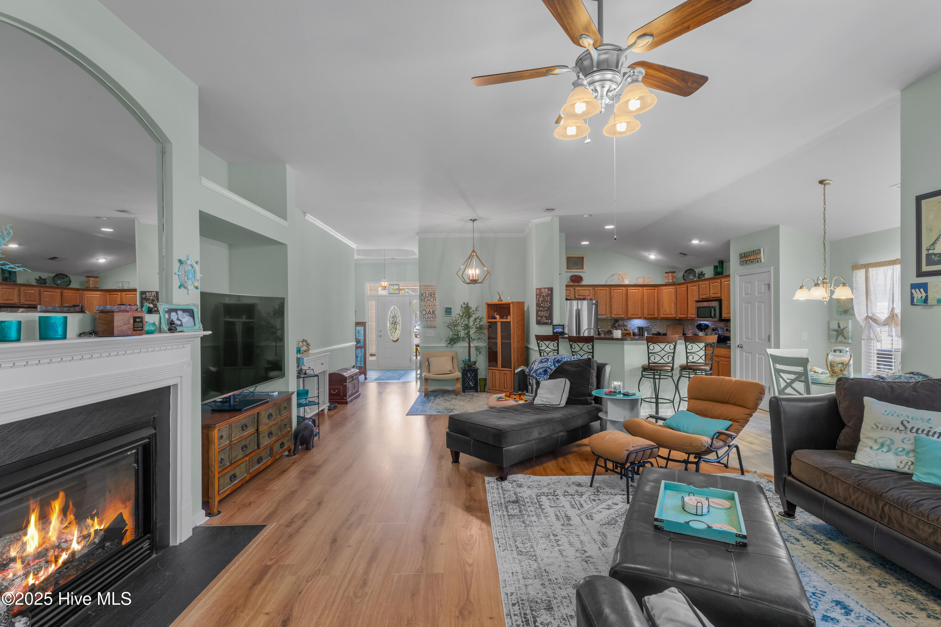 100502471 | Photo 30