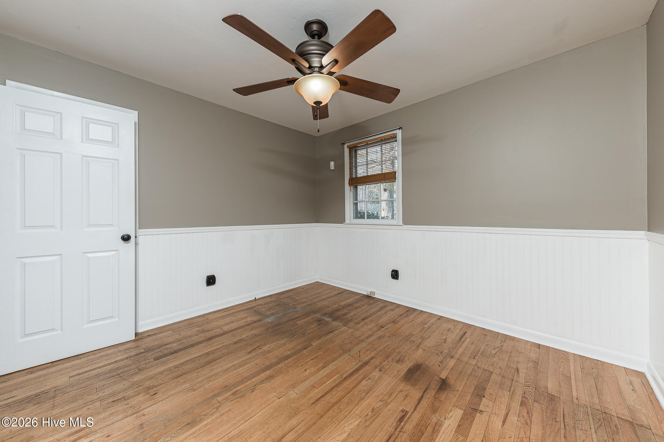 100563981 | Photo 28