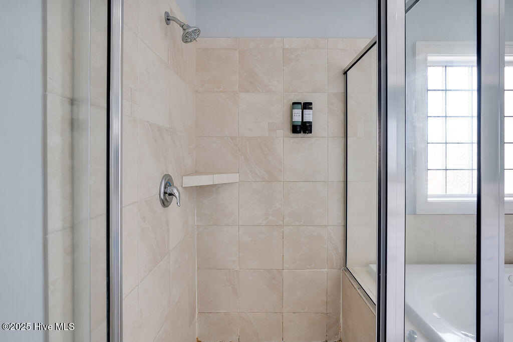 100531448 | Photo 28