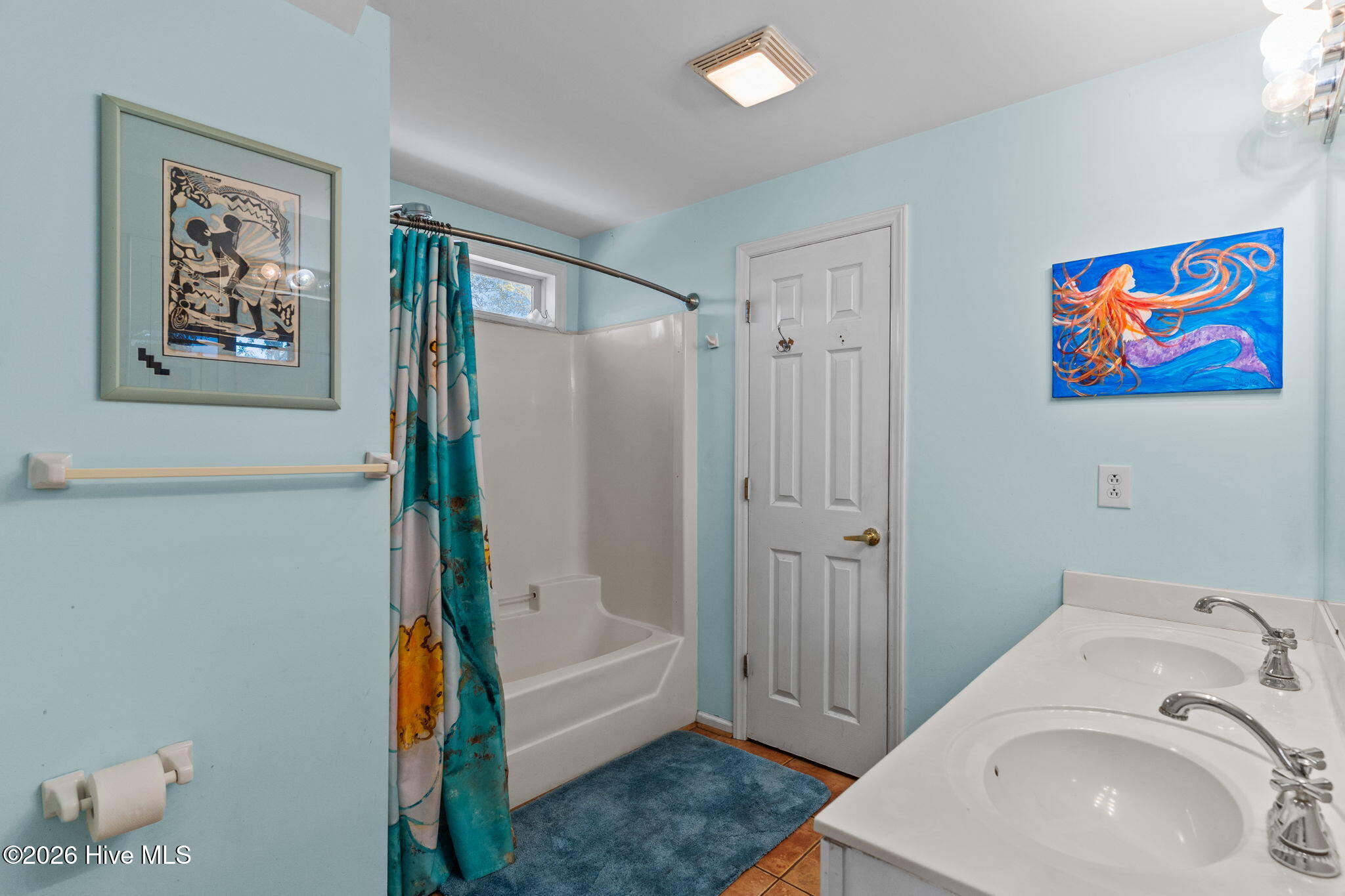 100564458 | Photo 30