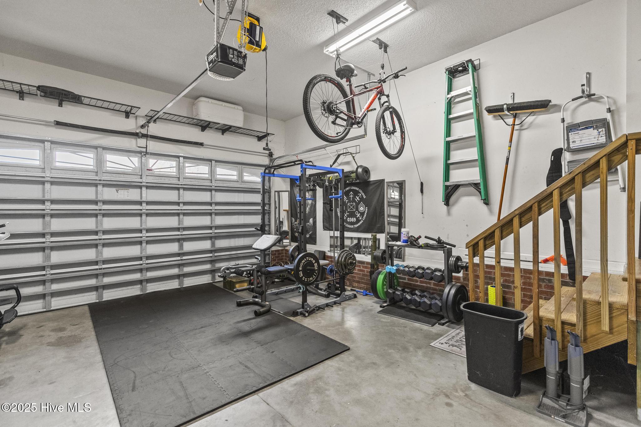 100542595 | Photo 32