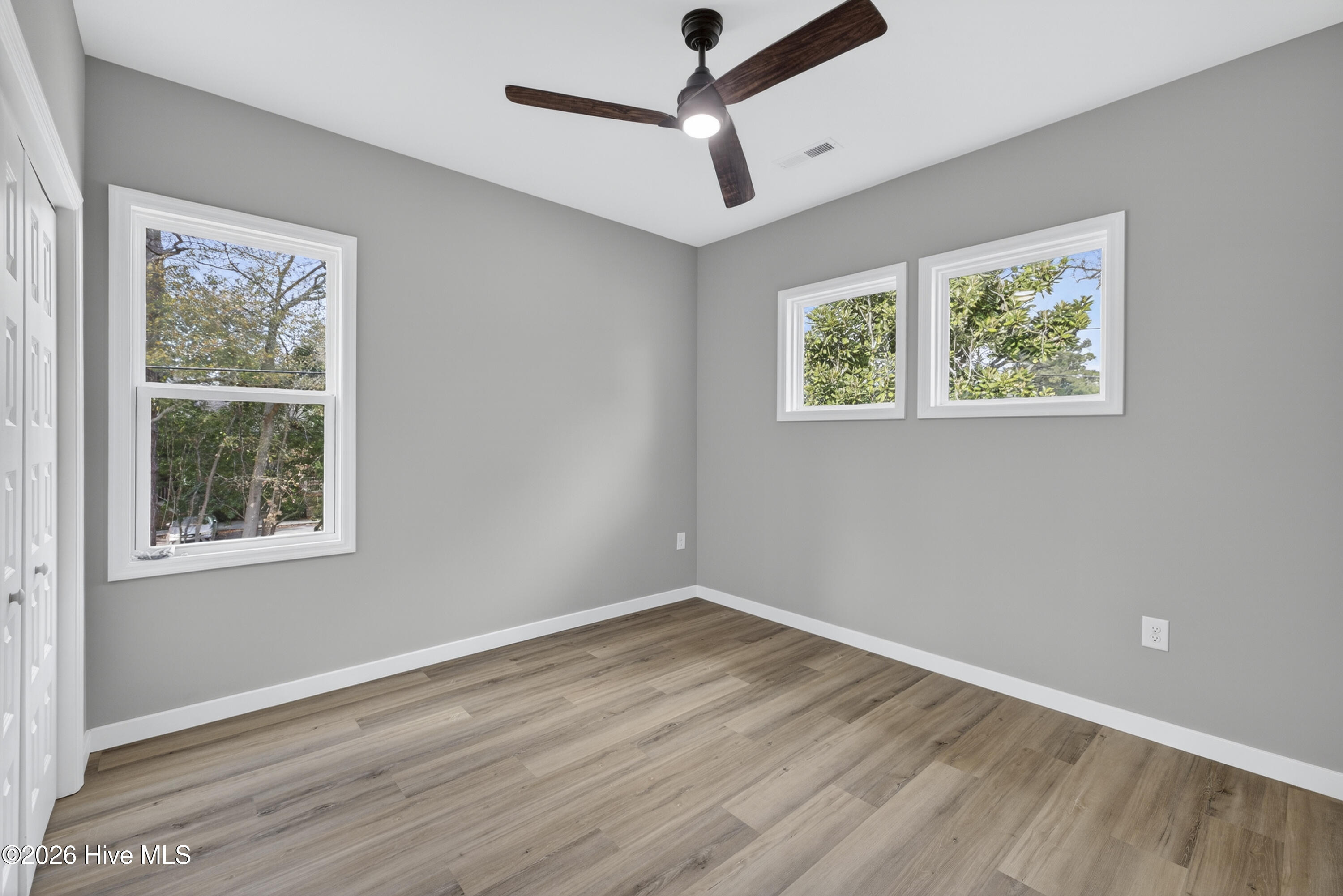 100548681 | Photo 37