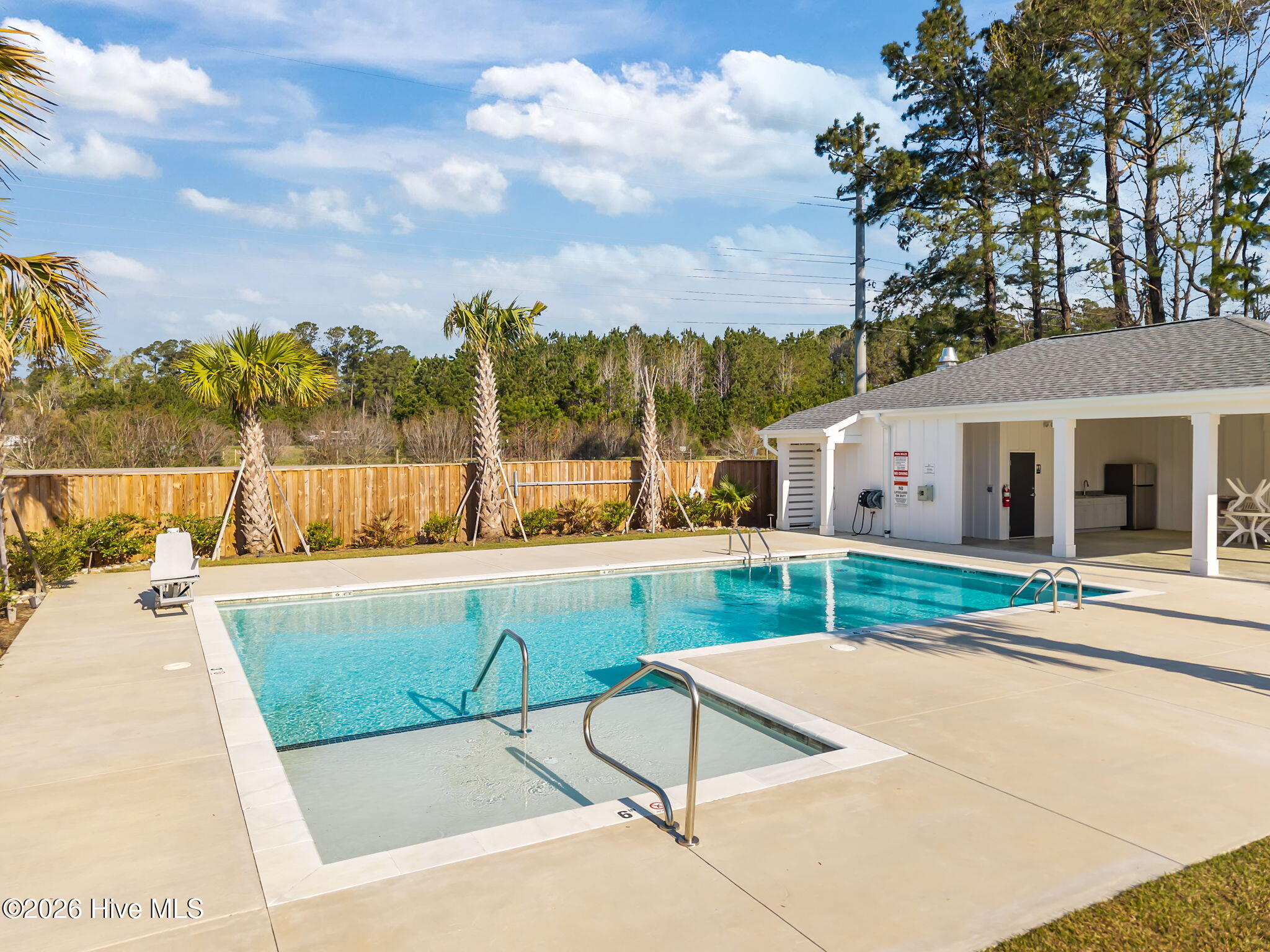 100562246 | Photo 43