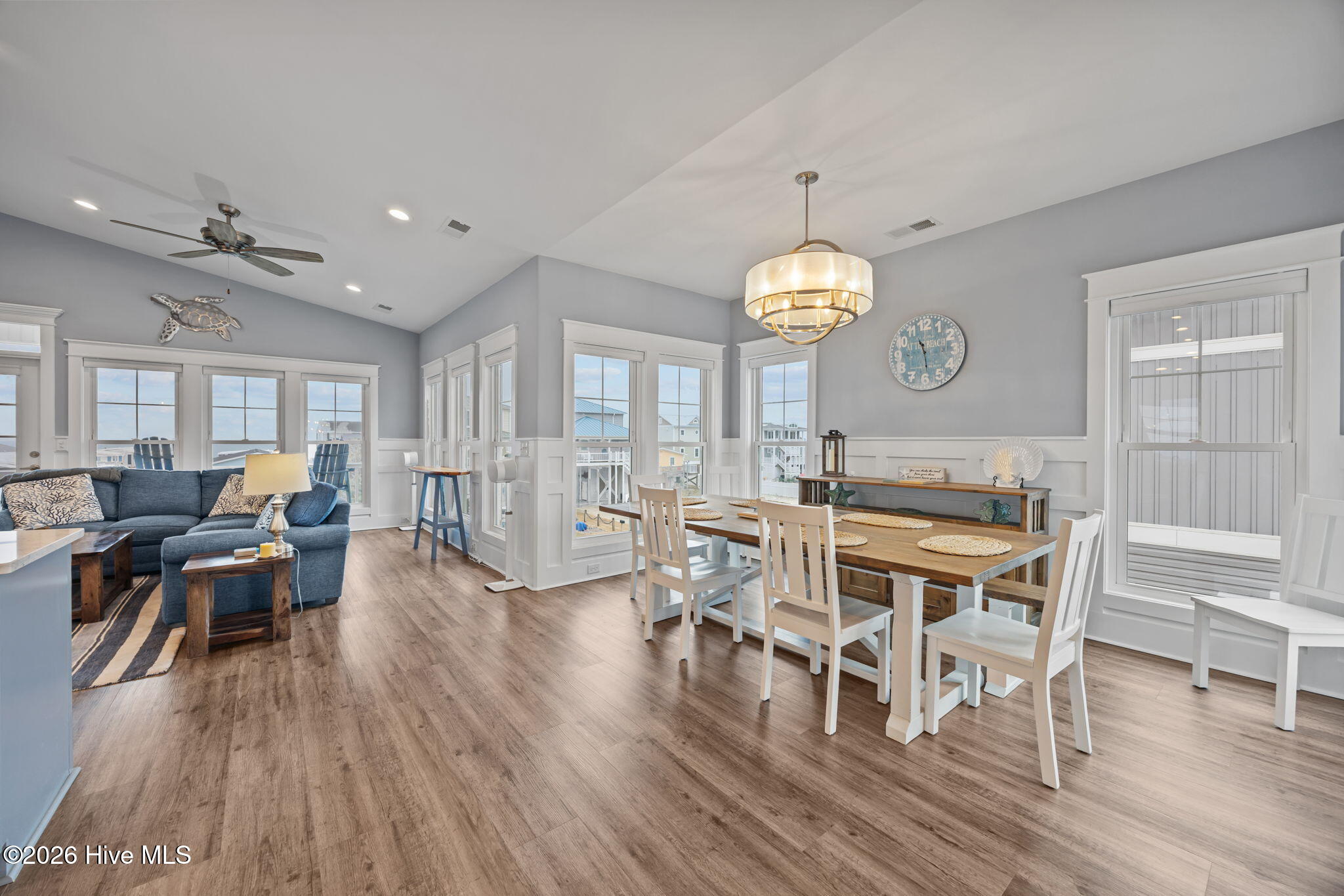 100553303 | Photo 10