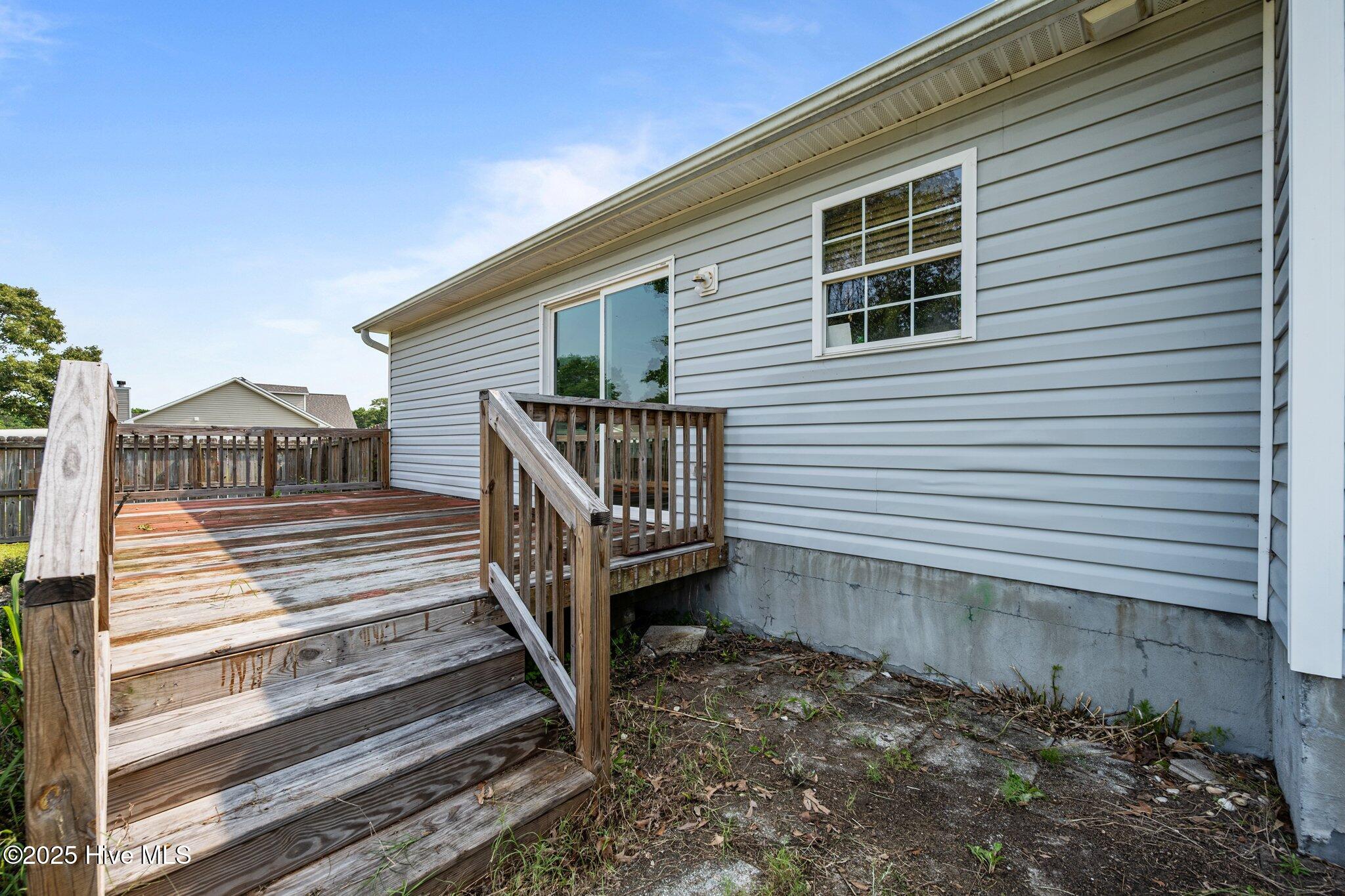 100533618 | Photo 25