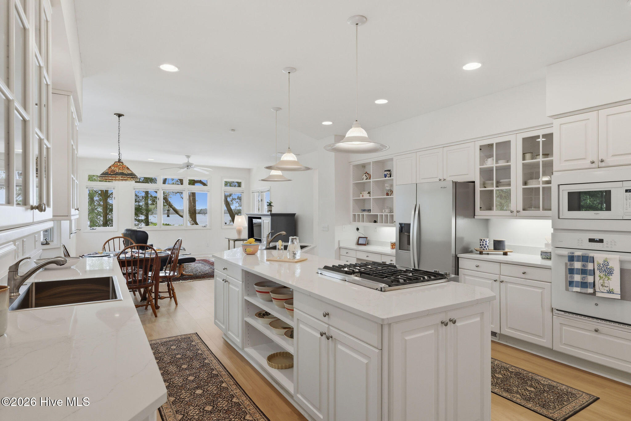 100570378 | Photo 19