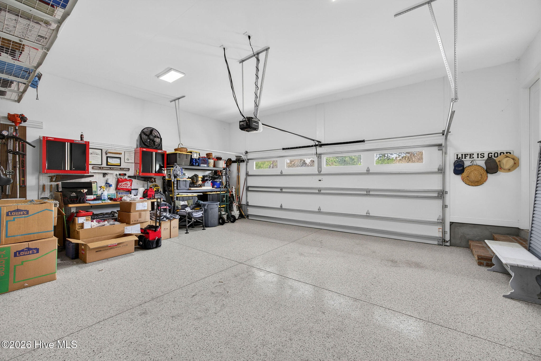 100557303 | Photo 38