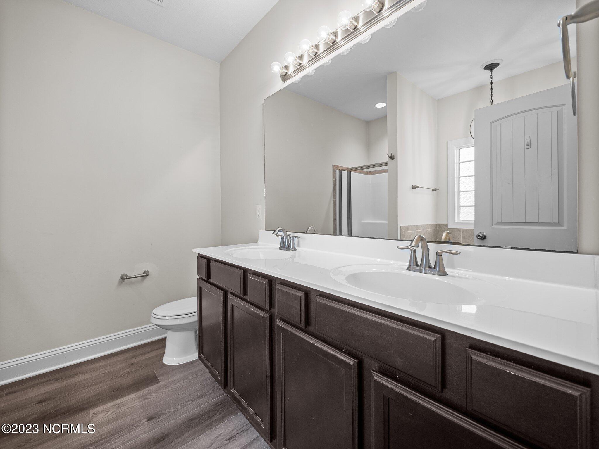 100552658 | Photo 35