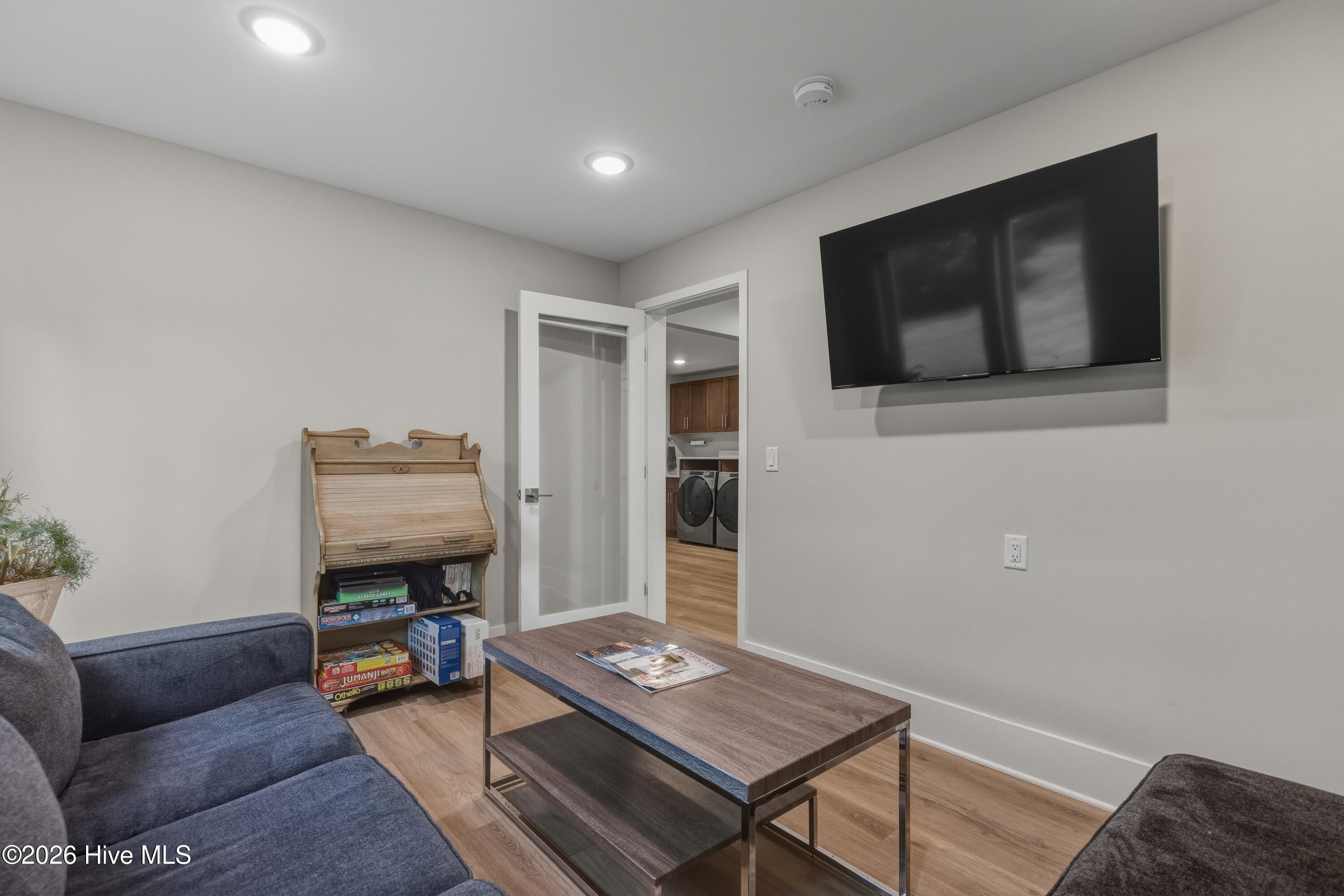 100554260 | Photo 56