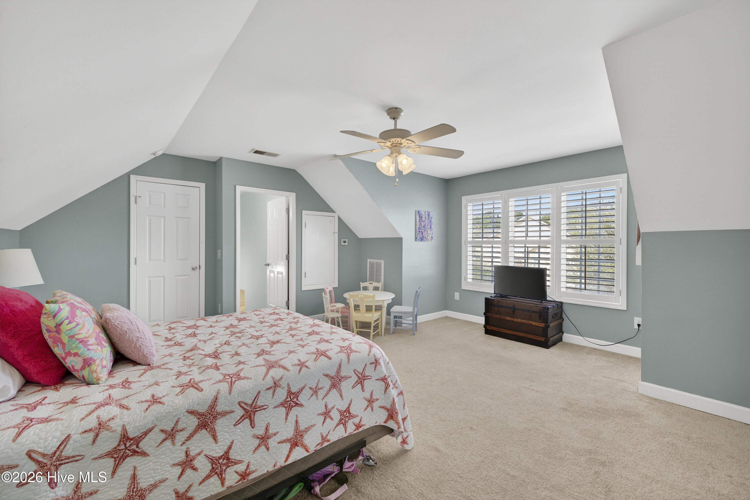 100564705 | Photo 38