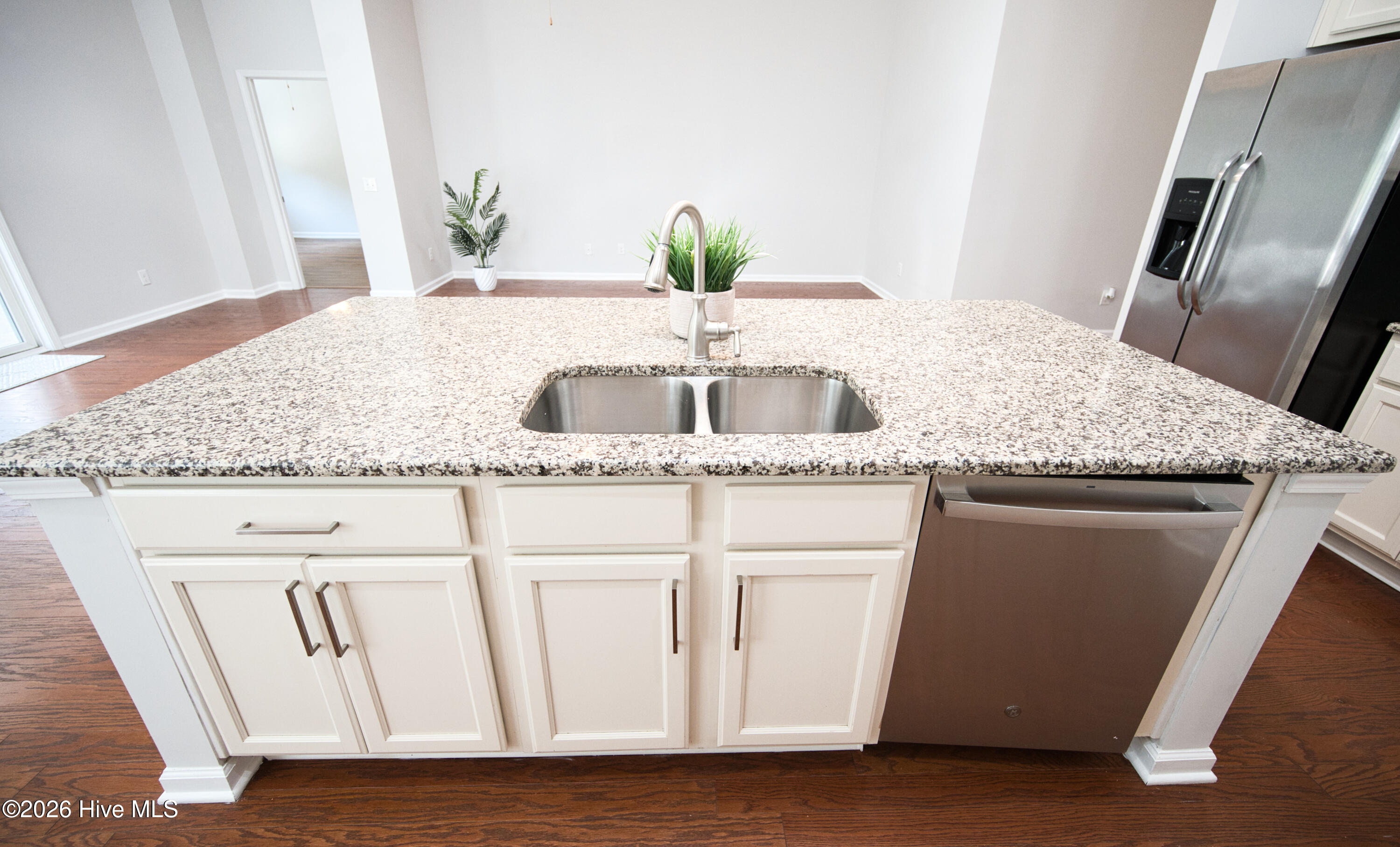 100569756 | Photo 20