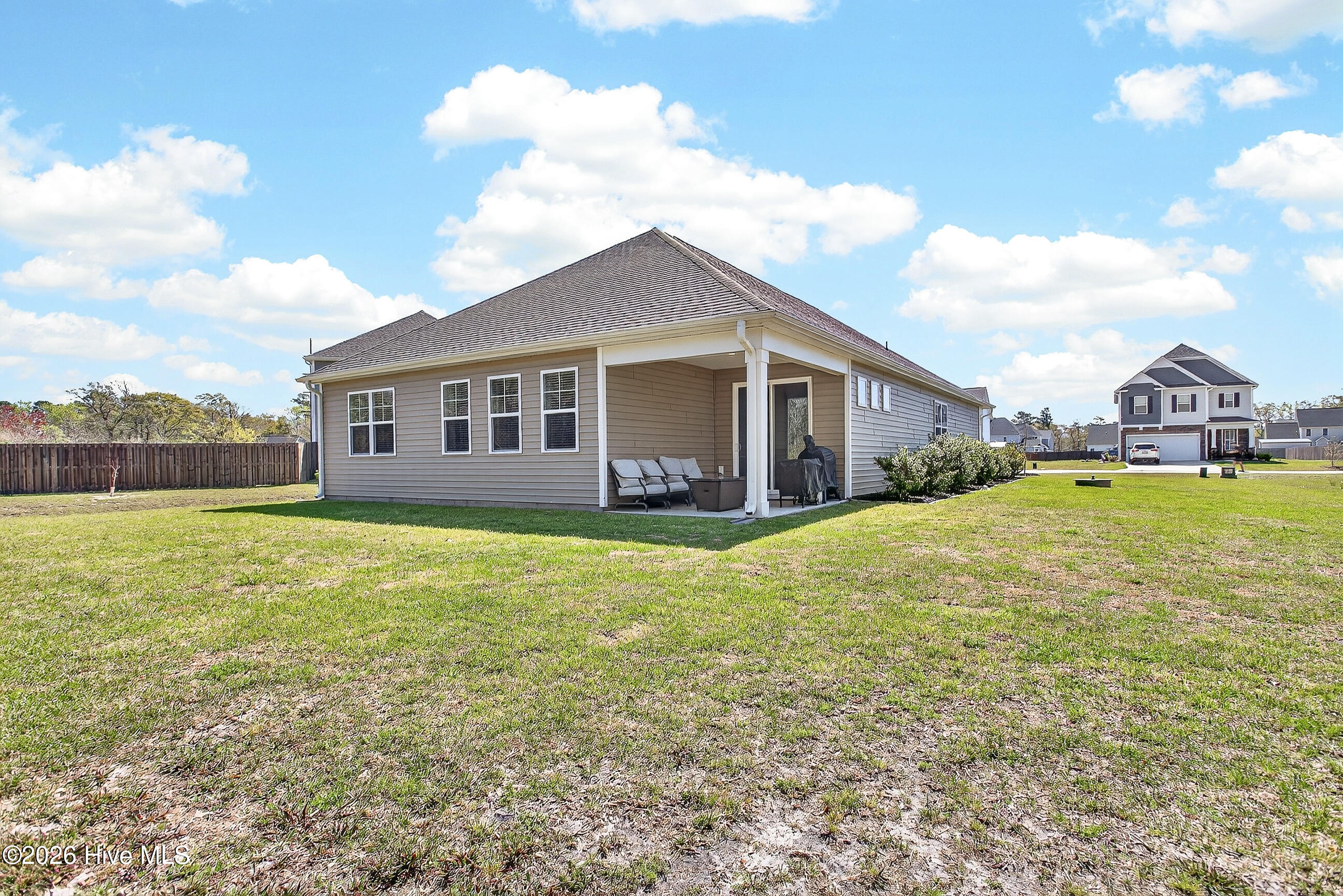 100565629 | Photo 26