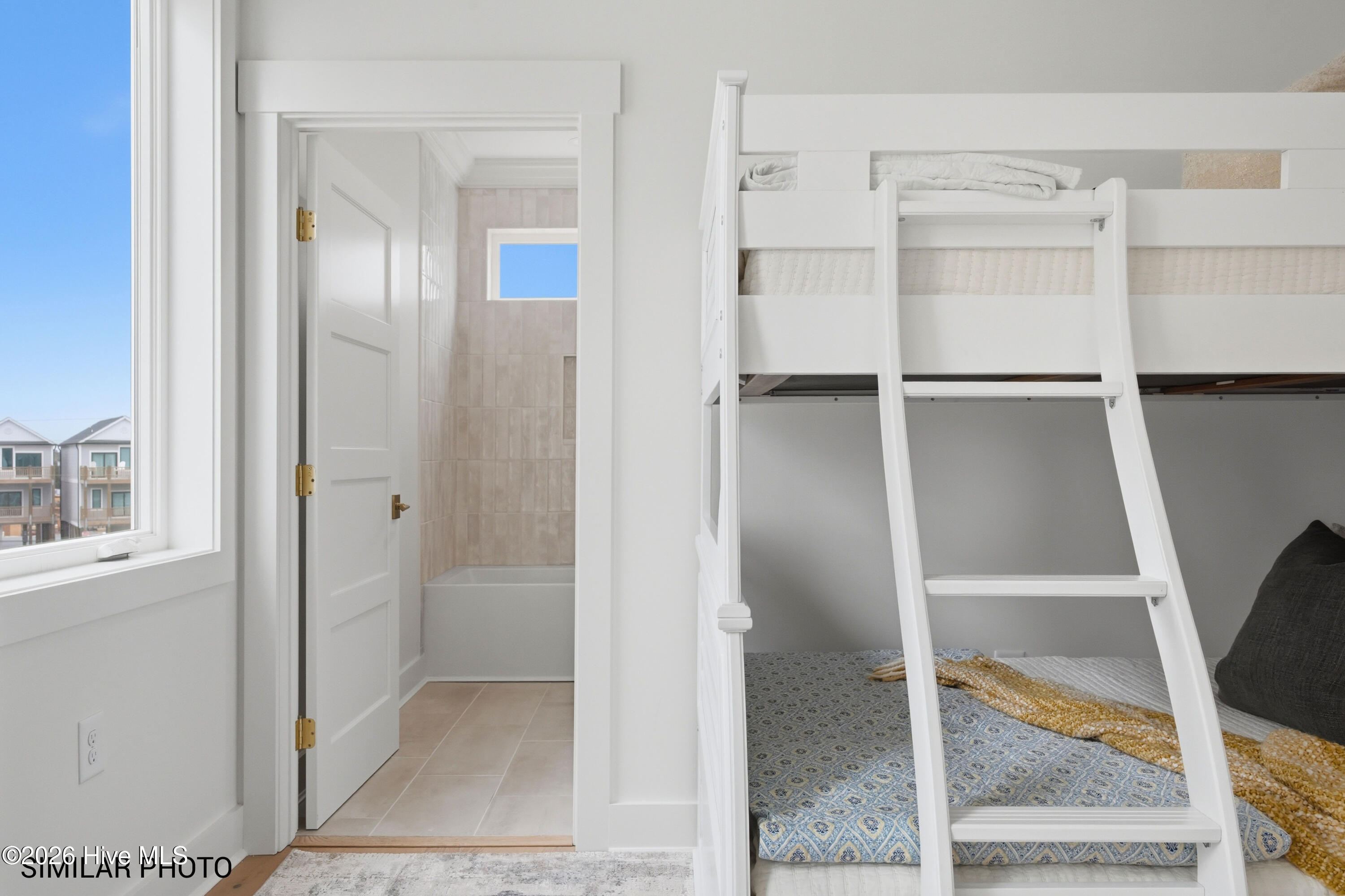 100508021 | Photo 28