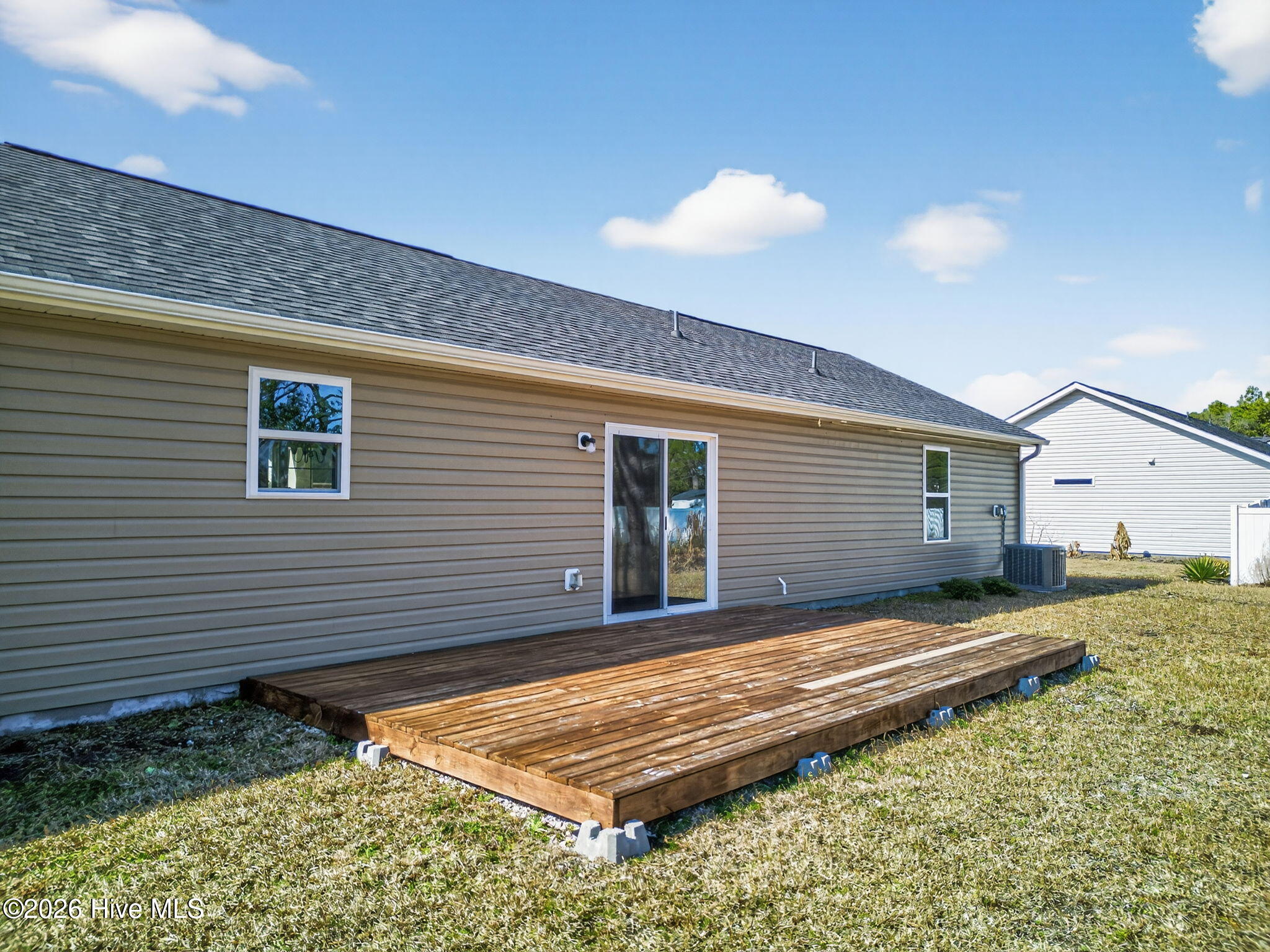 100553620 | Photo 35