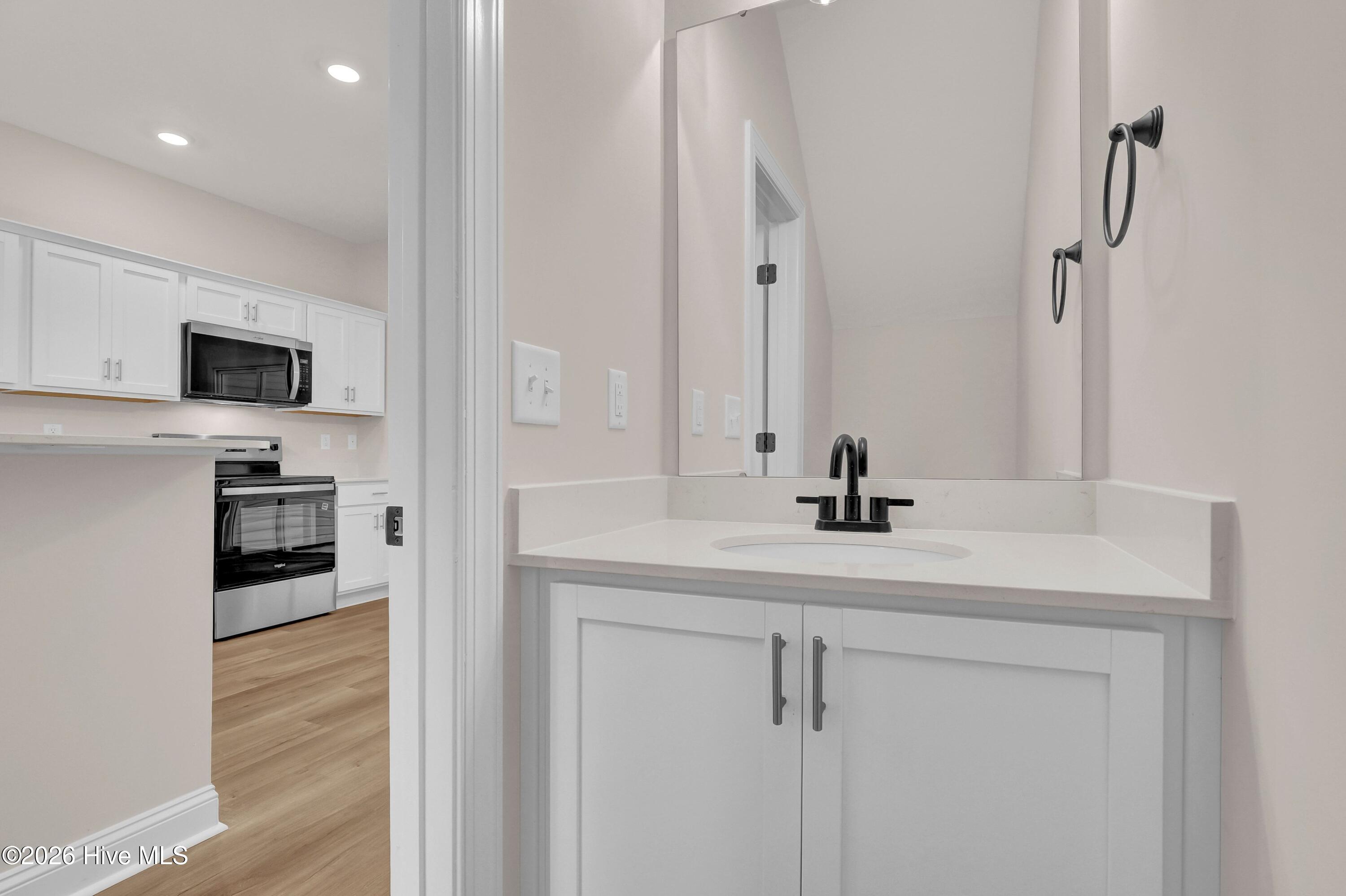 100559482 | Photo 18