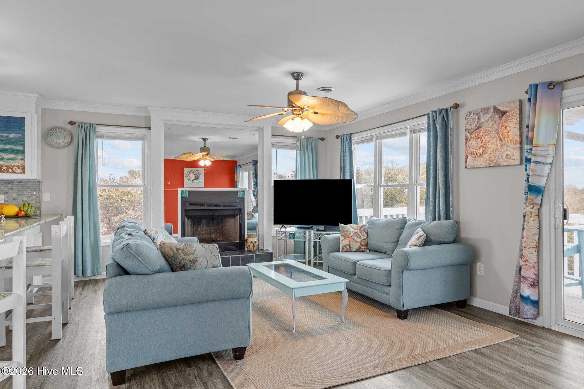 100565802 | Photo 28