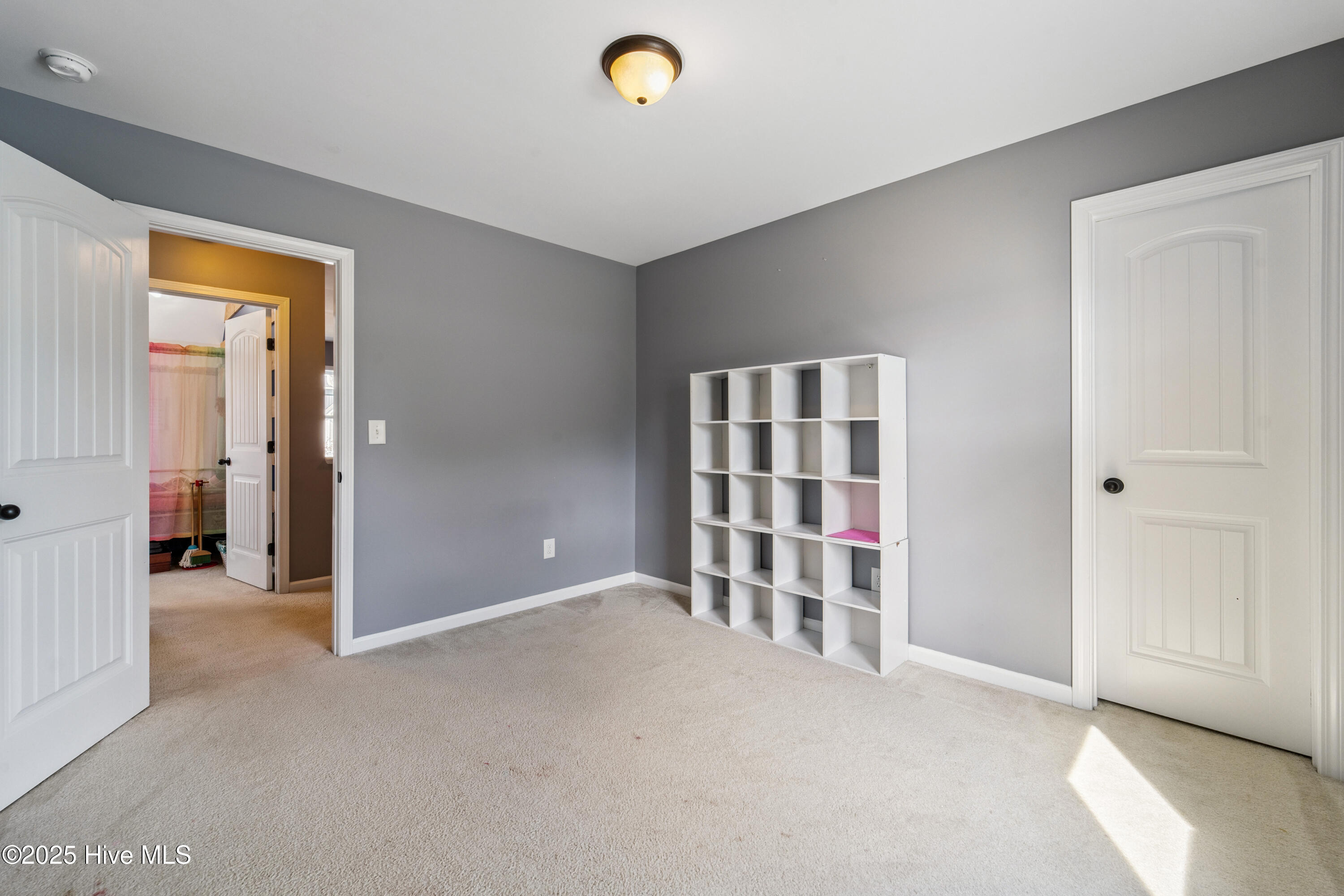 100516932 | Photo 51