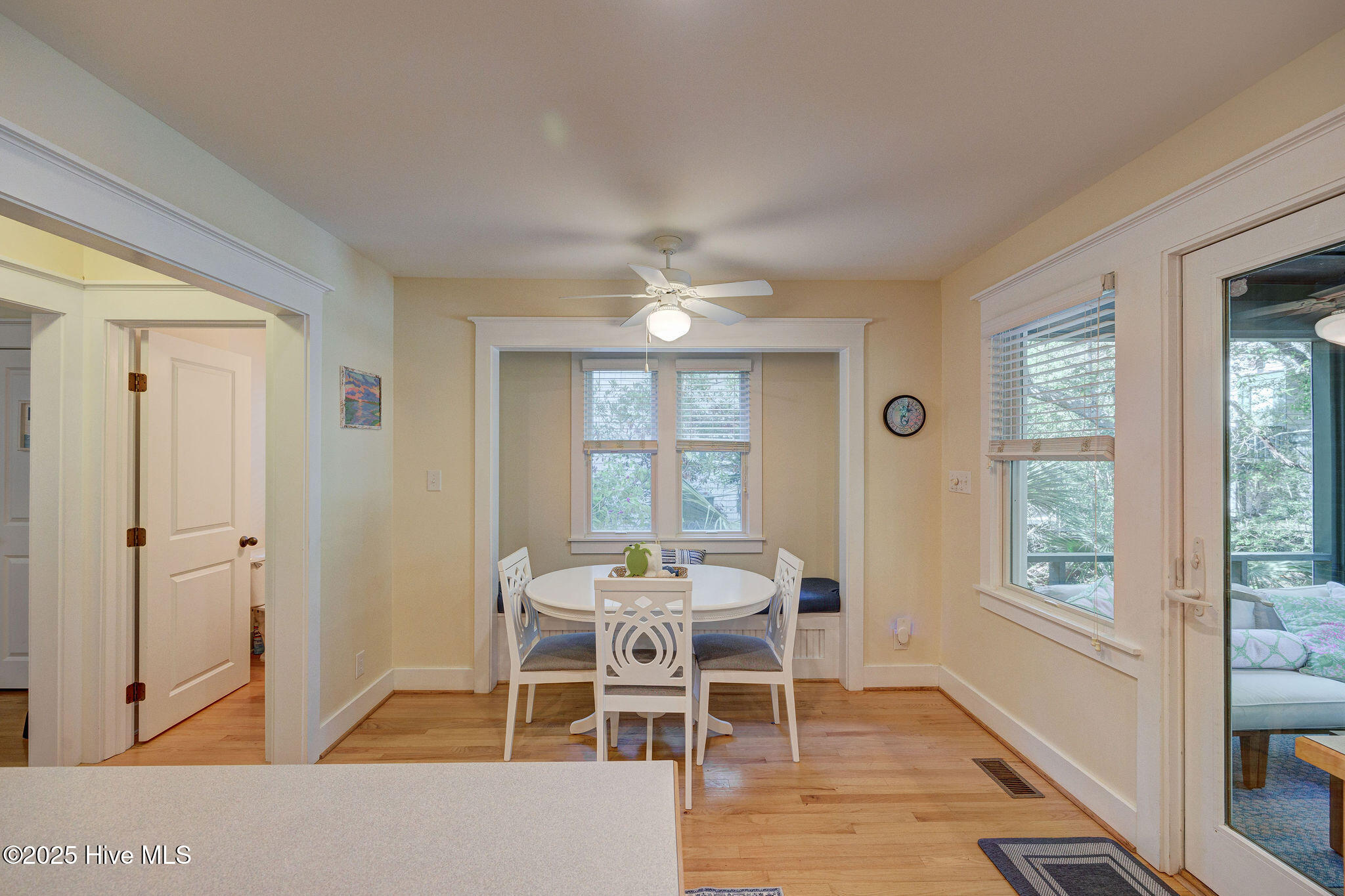 100531577 | Photo 14