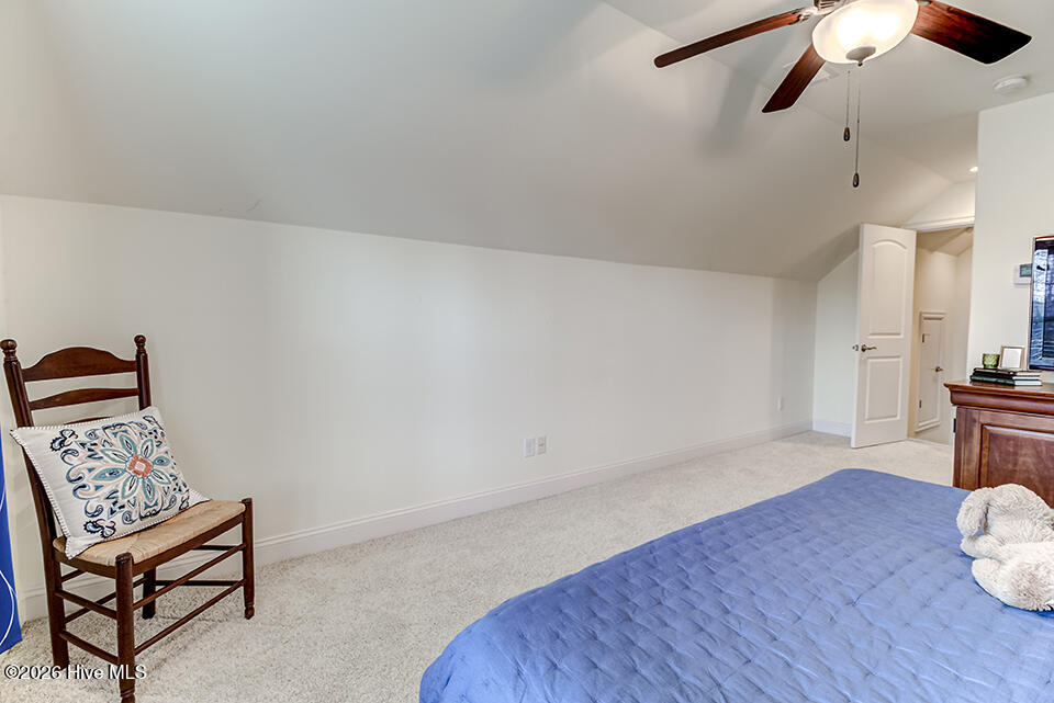 100548216 | Photo 36