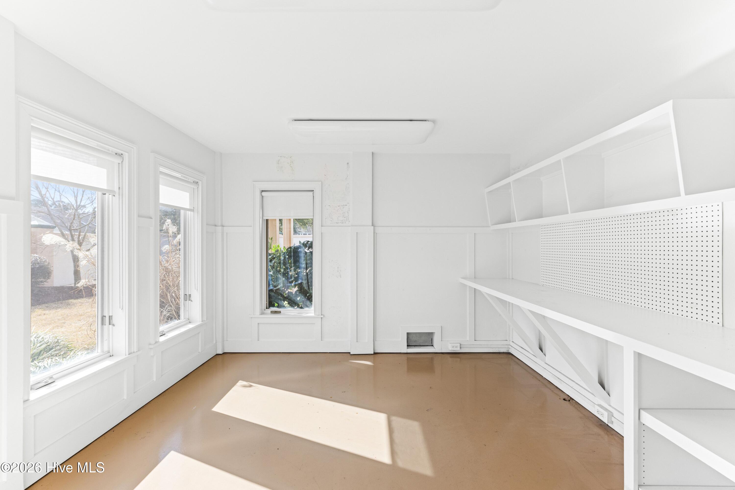 100557099 | Photo 46