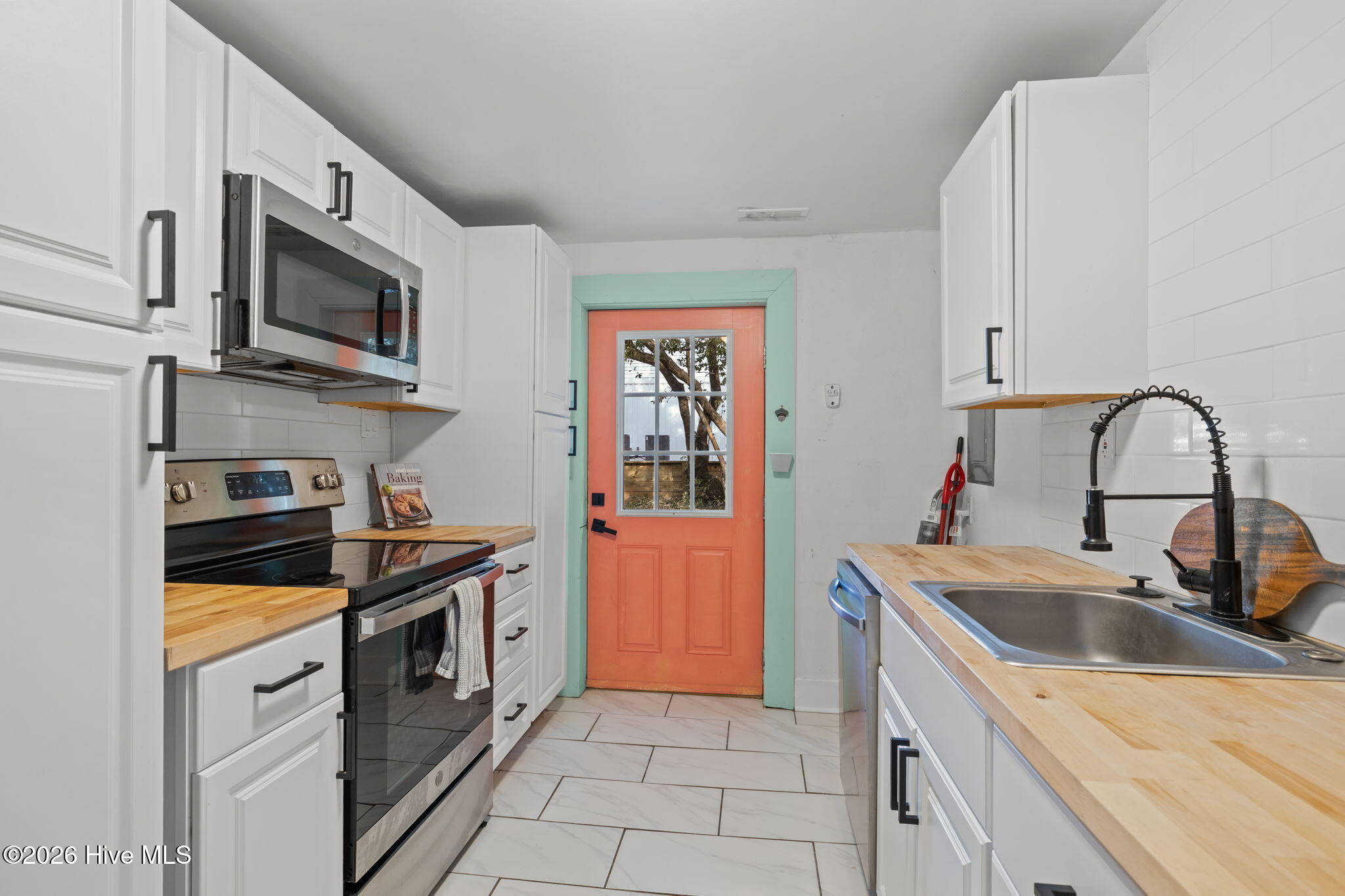 100552691 | Photo 10