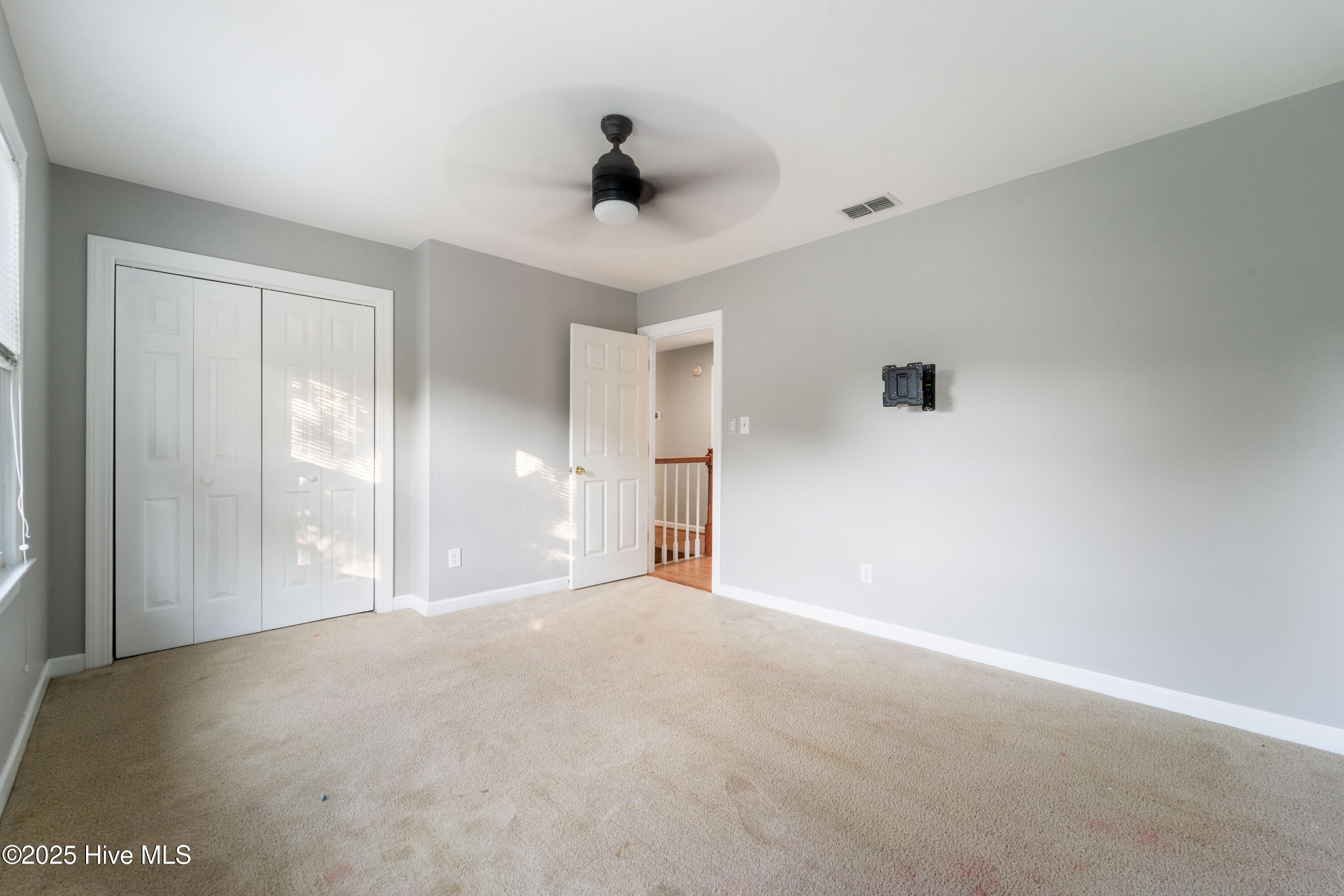 100527968 | Photo 53