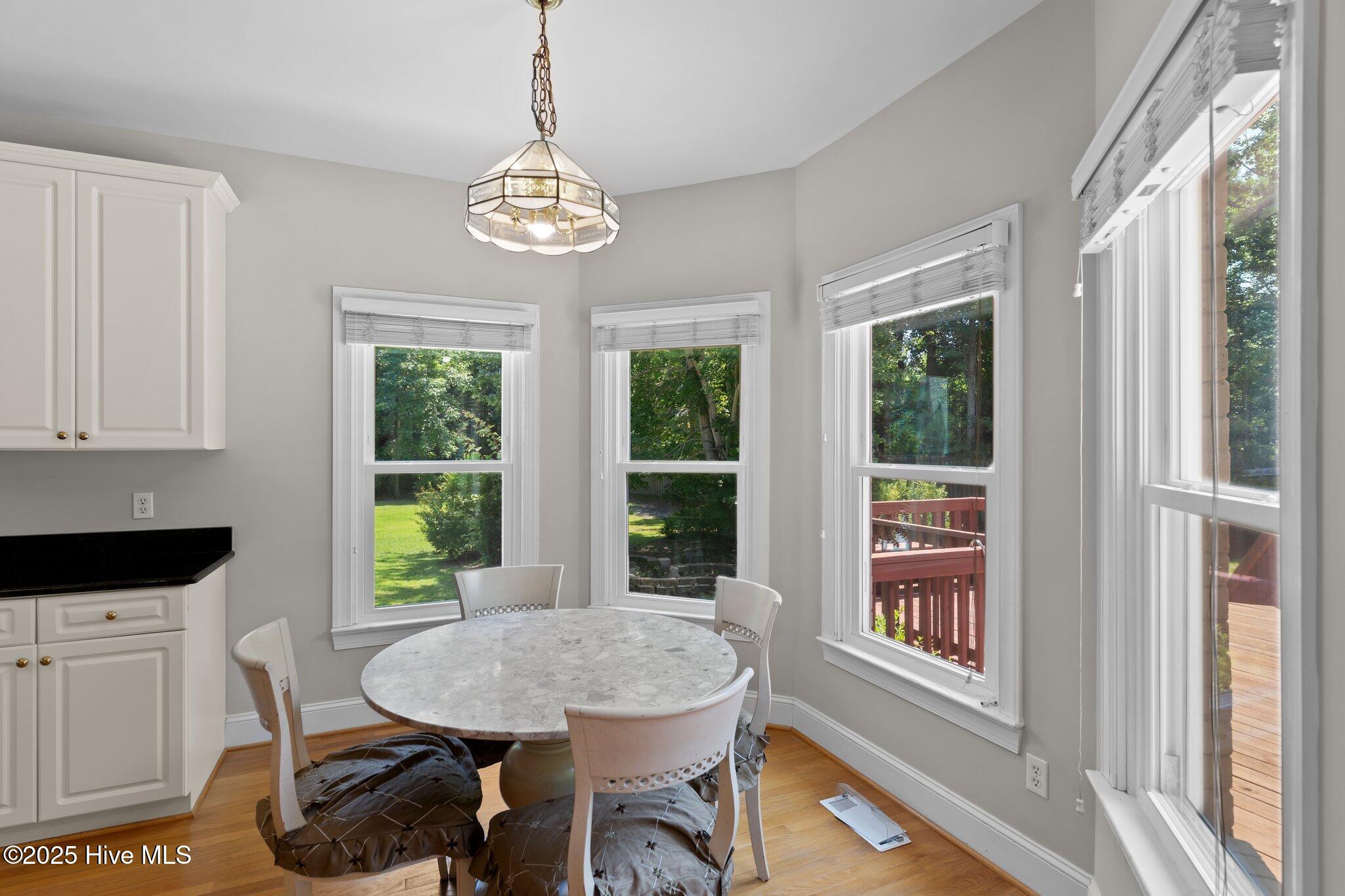 100549329 | Photo 18