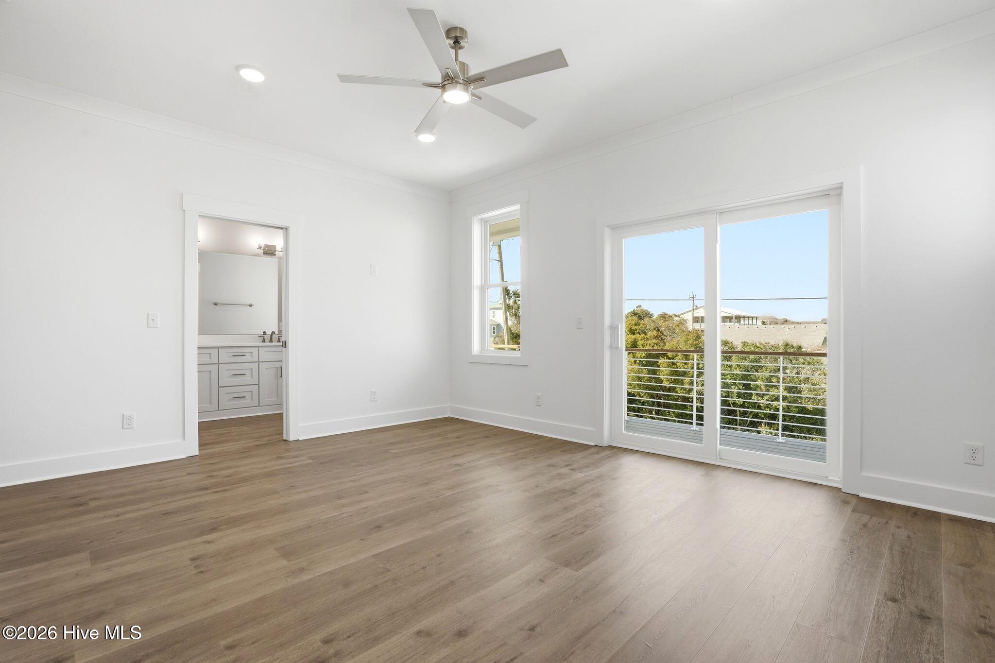 100558491 | Photo 40