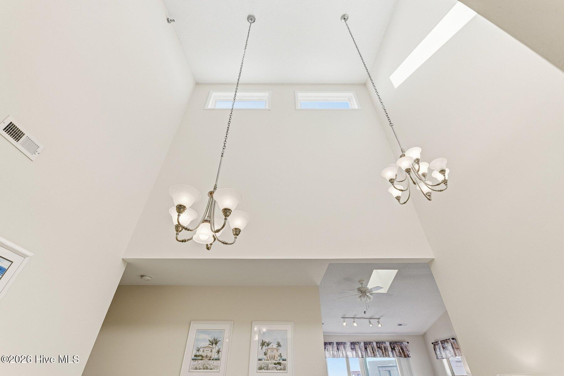 100505282 | Photo 31