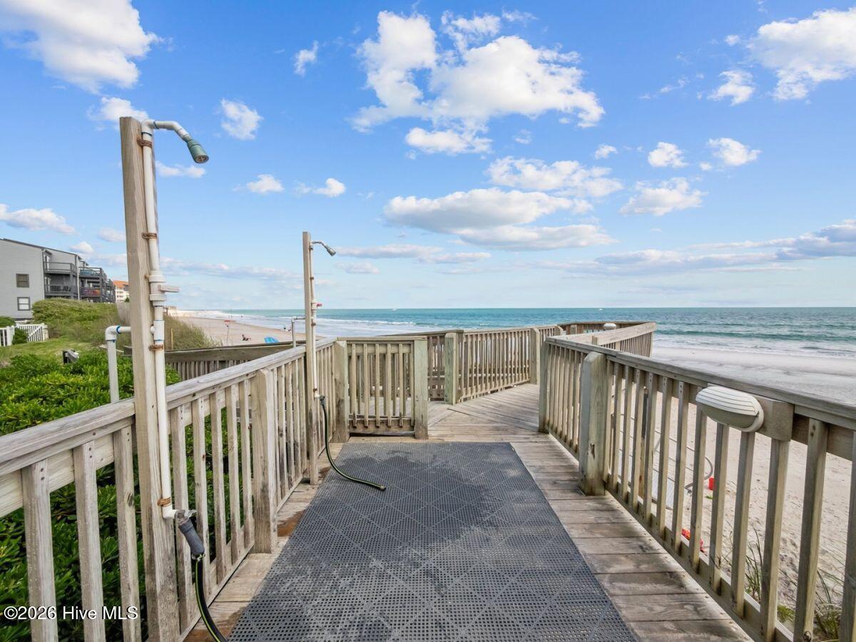 100556202 | Photo 32