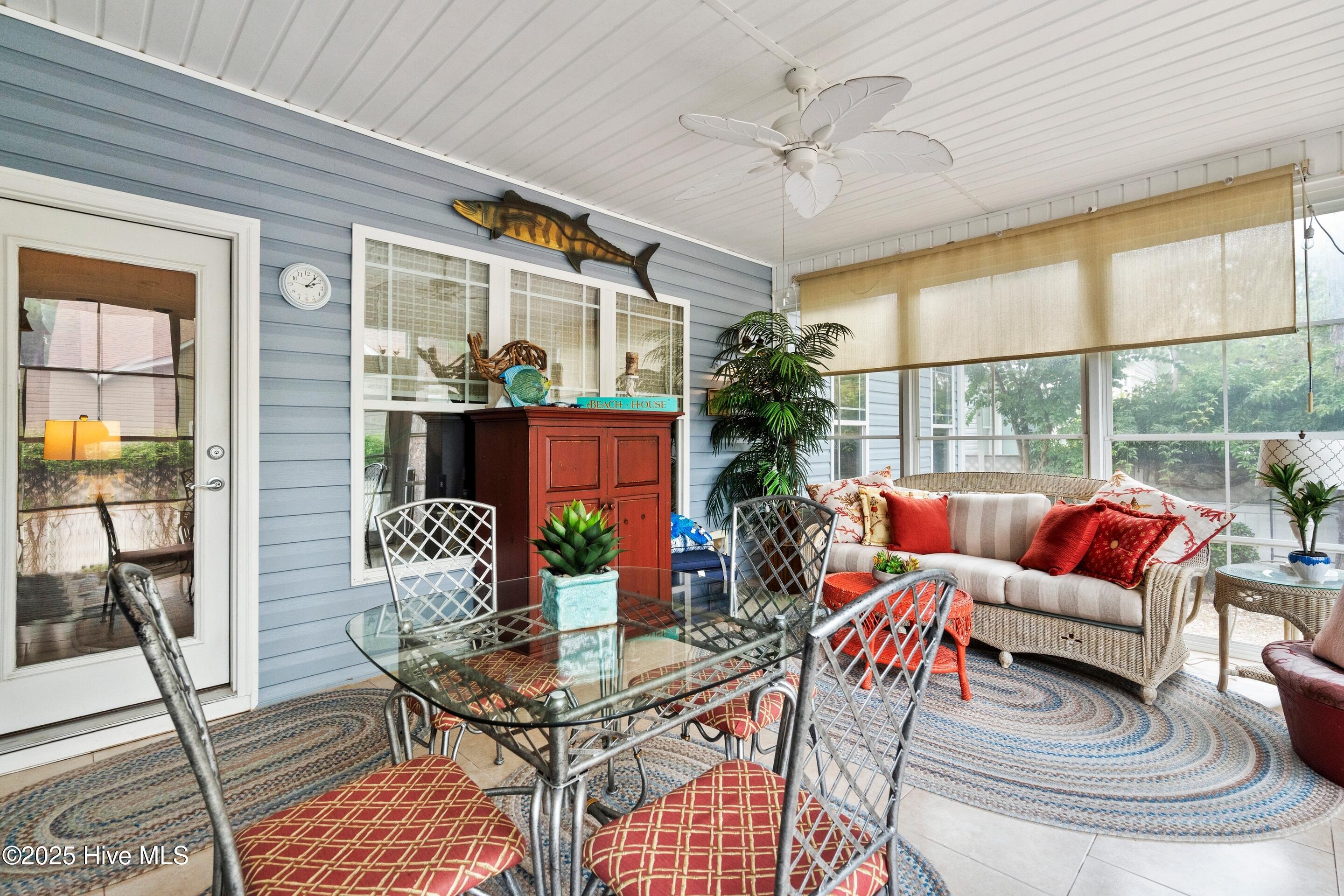 100525982 | Photo 54