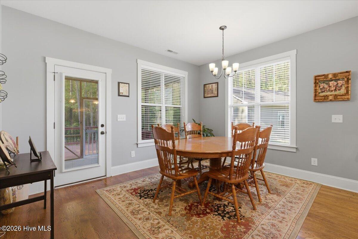 100568053 | Photo 22