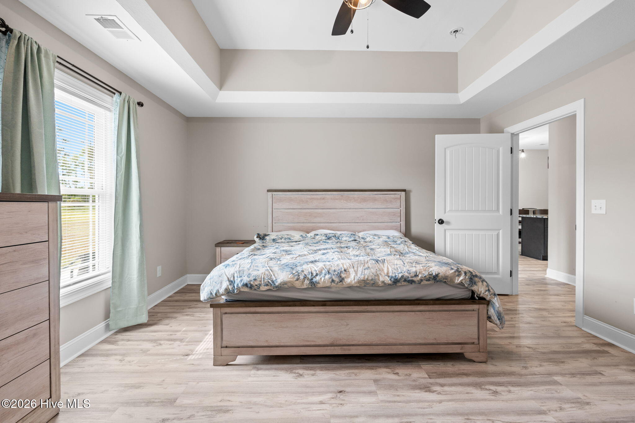 100565582 | Photo 23