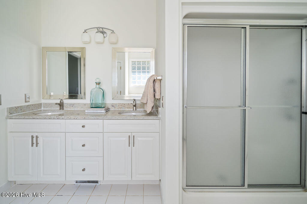 100557902 | Photo 20