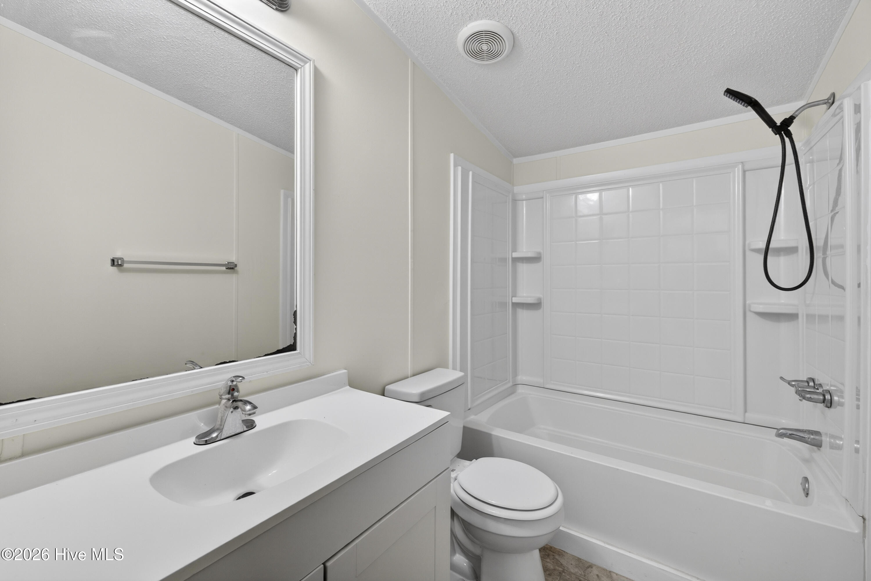 100566383 | Photo 25