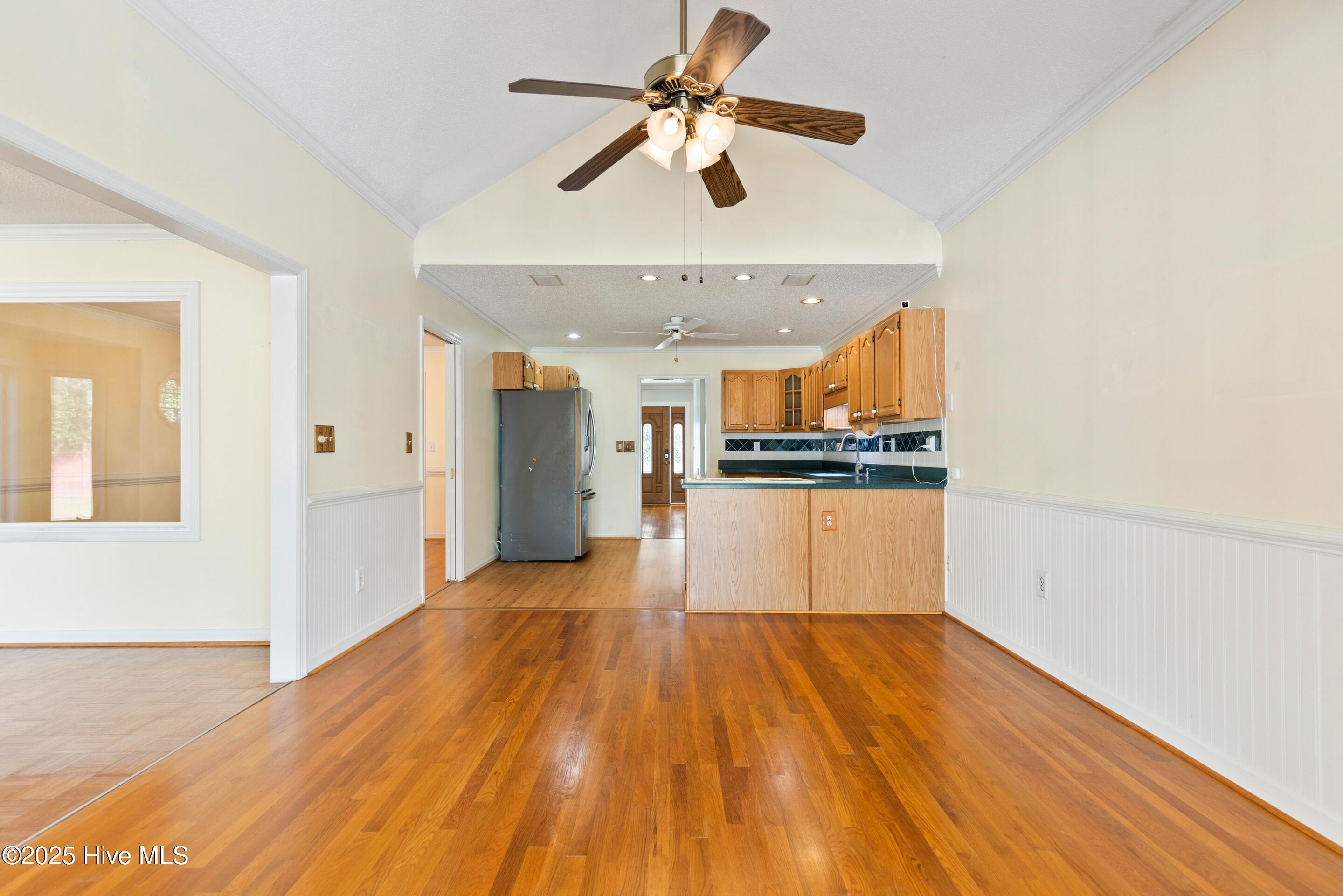 100540586 | Photo 19