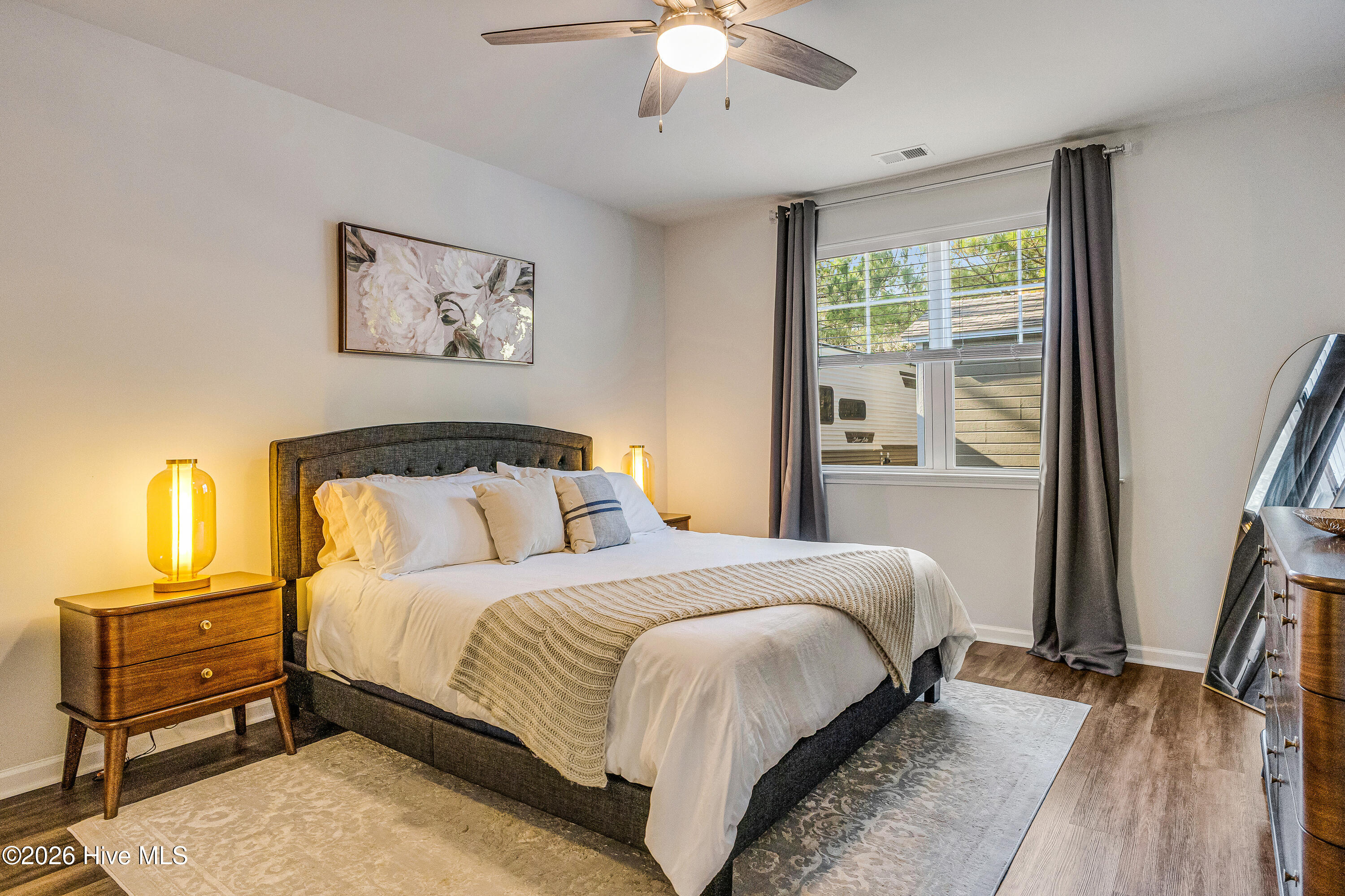 100549305 | Photo 19