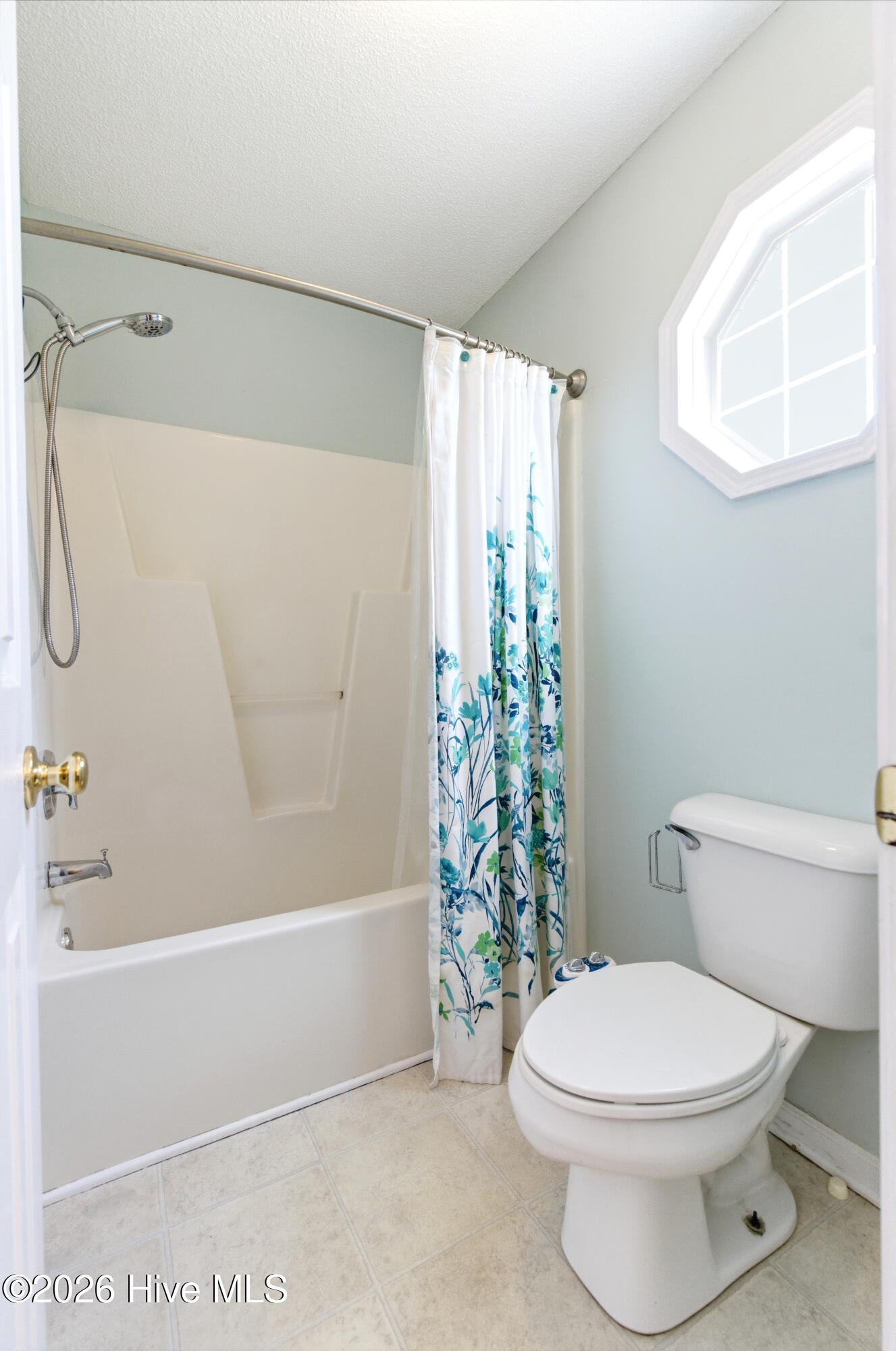 100560348 | Photo 22