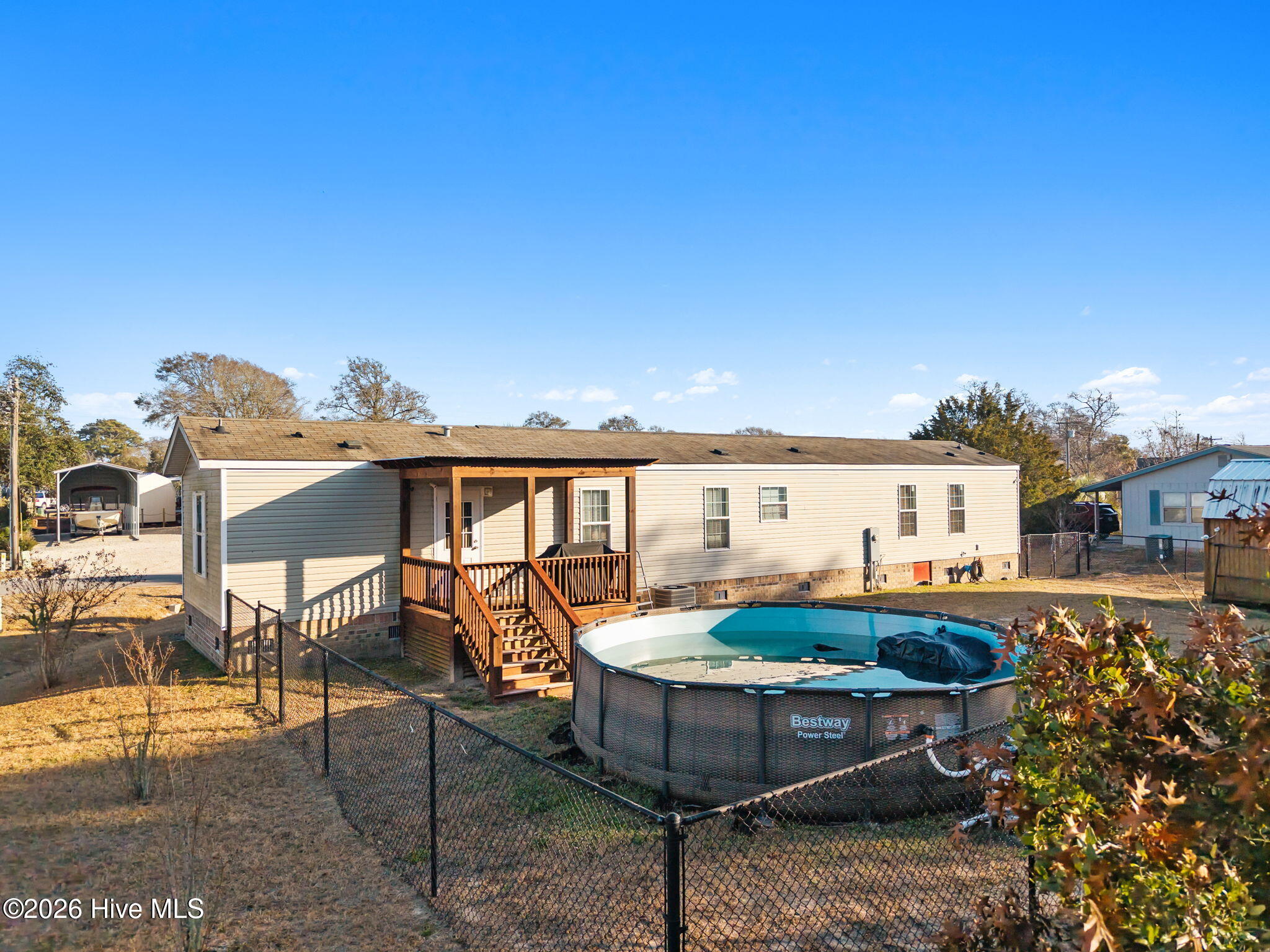 100533101 | Photo 24