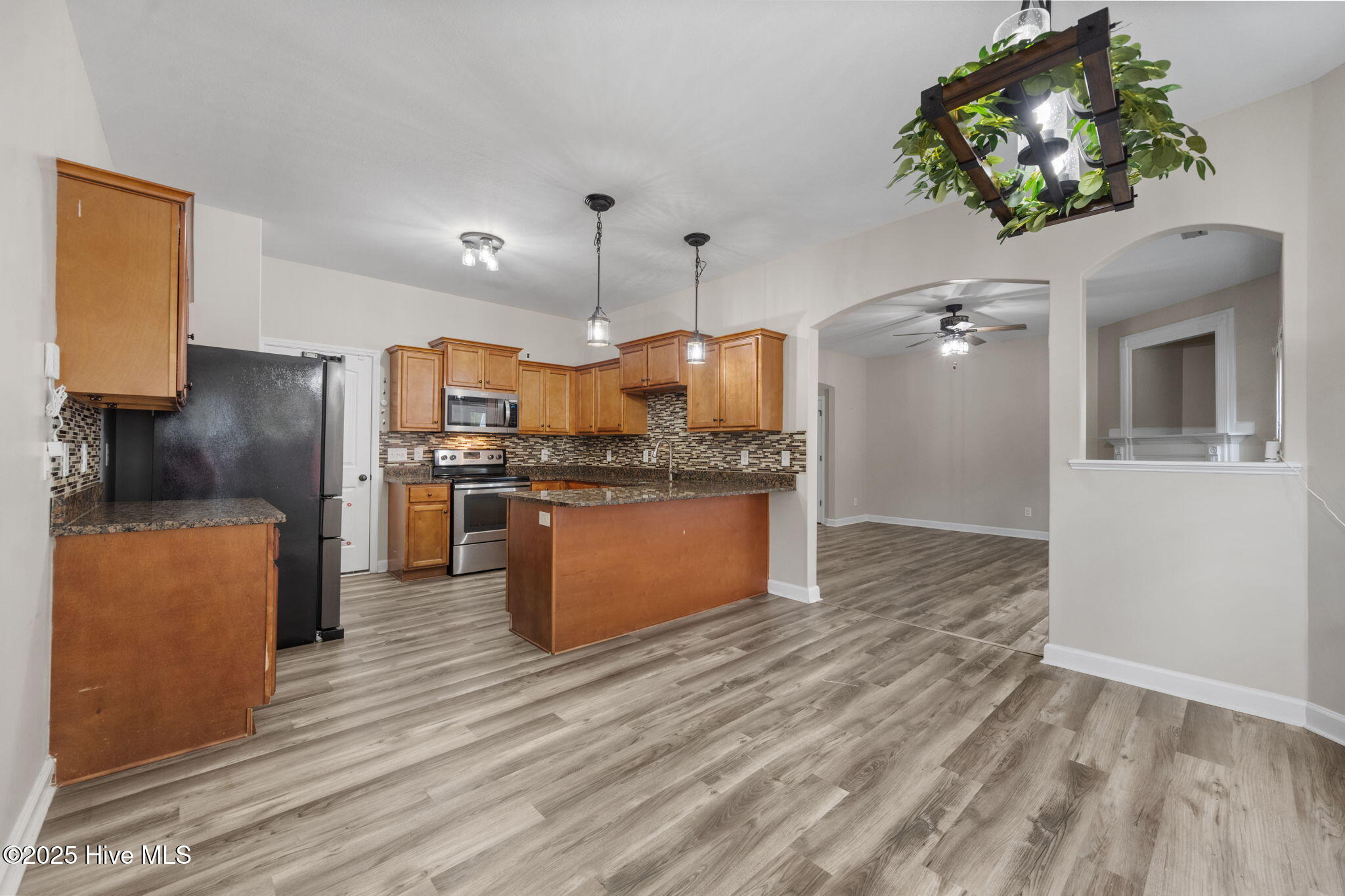 100546672 | Photo 15