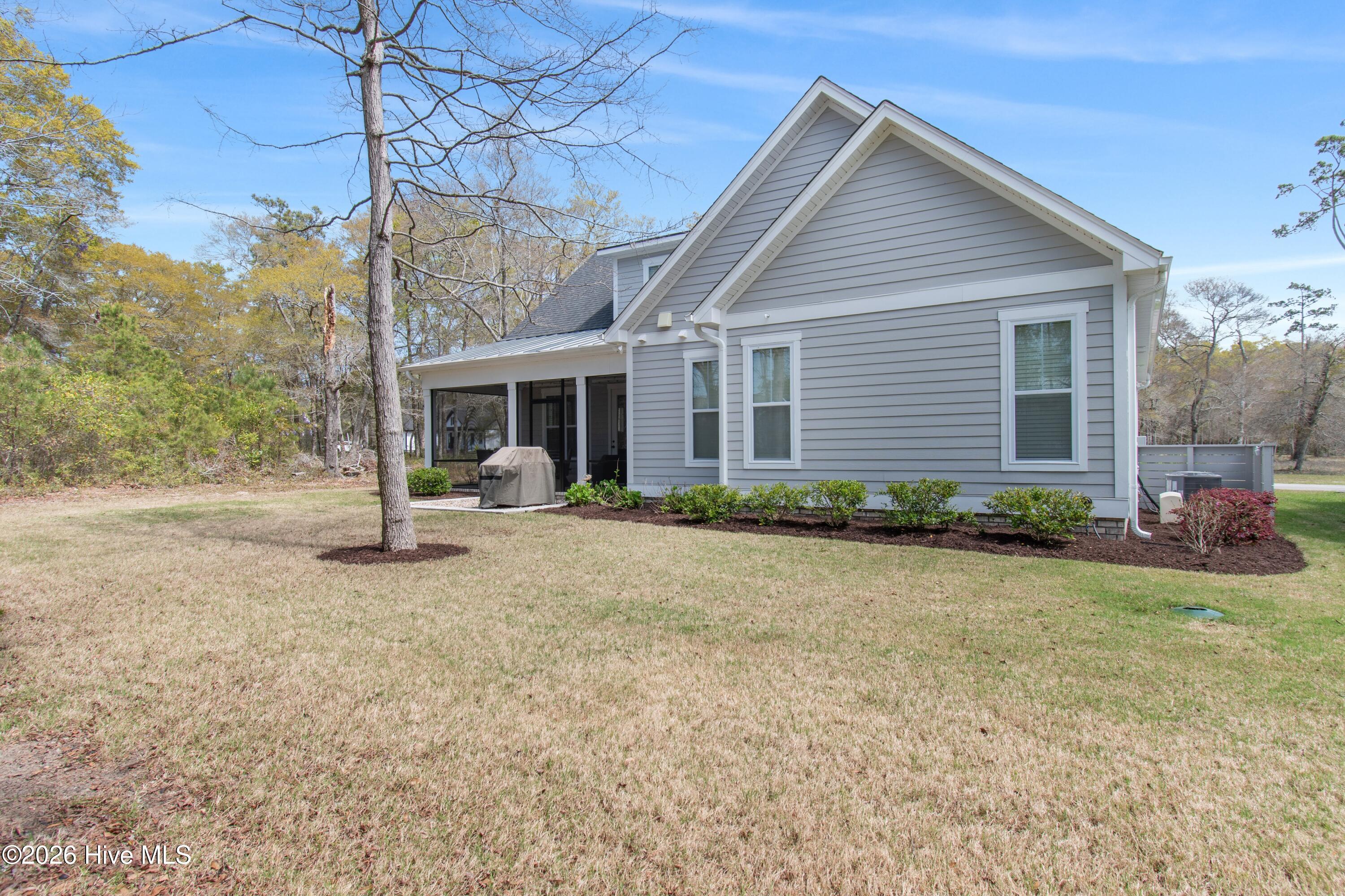 100565017 | Photo 58