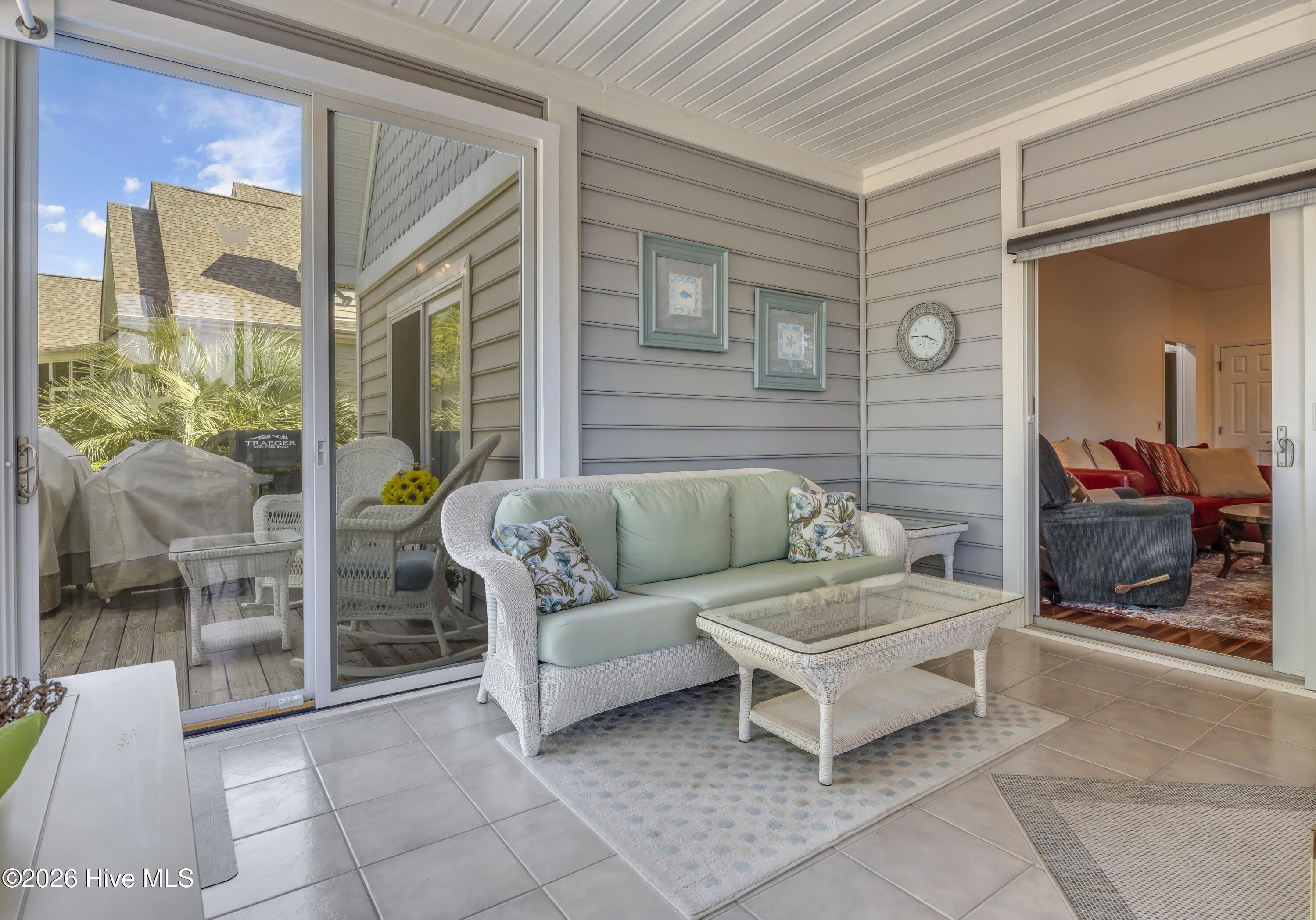 100566160 | Photo 36