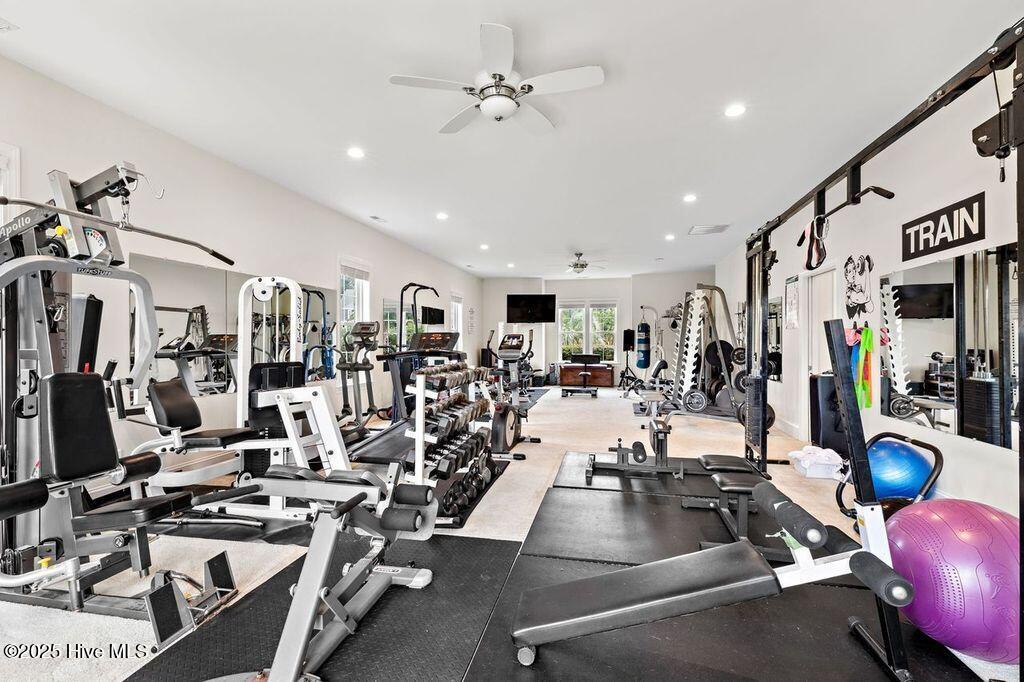 100547367 | Photo 44