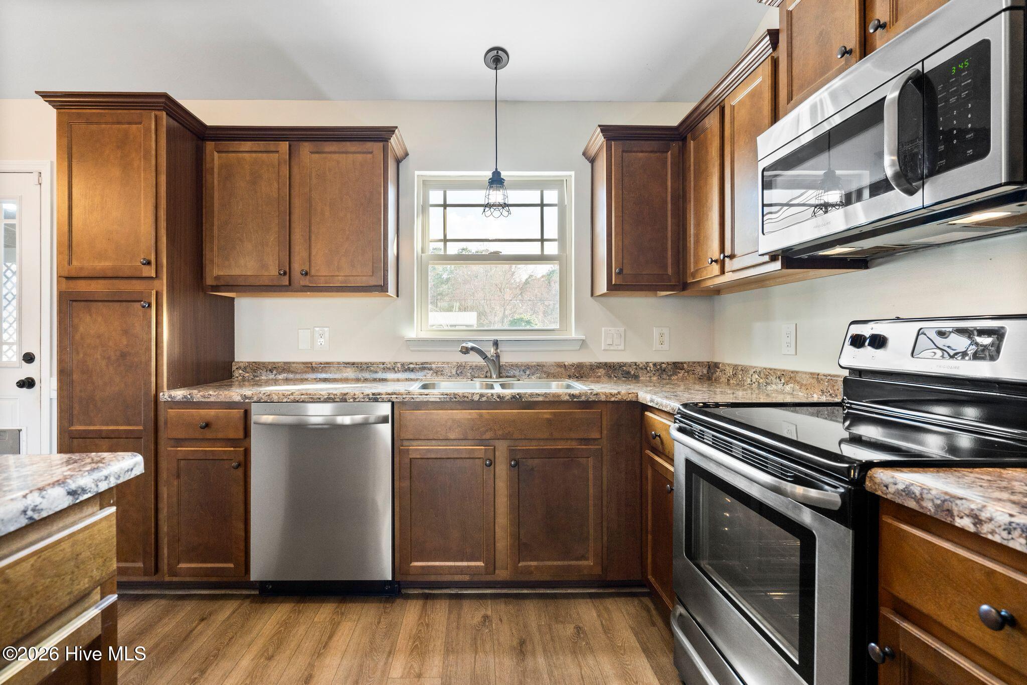 100559181 | Photo 13