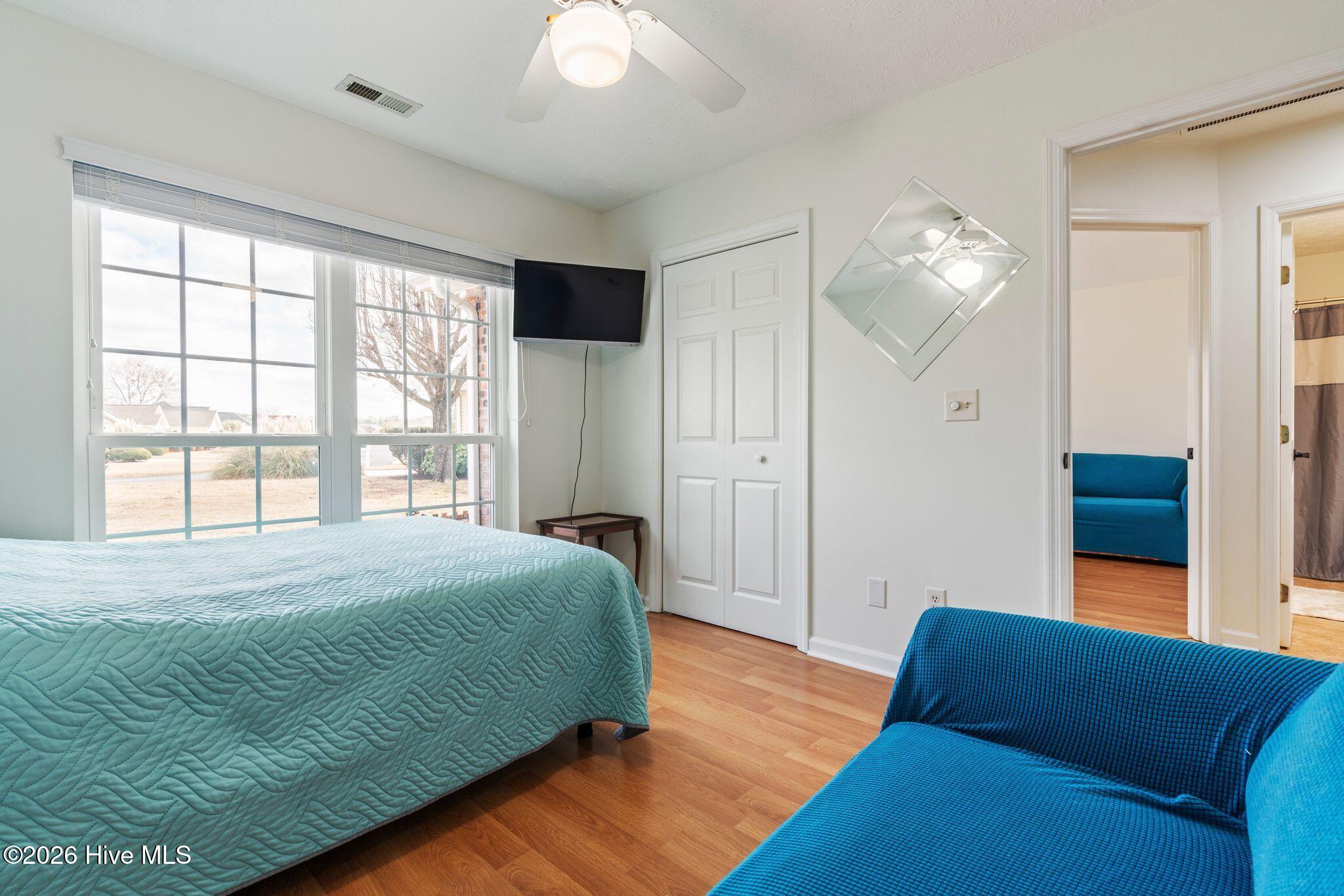 100550579 | Photo 31