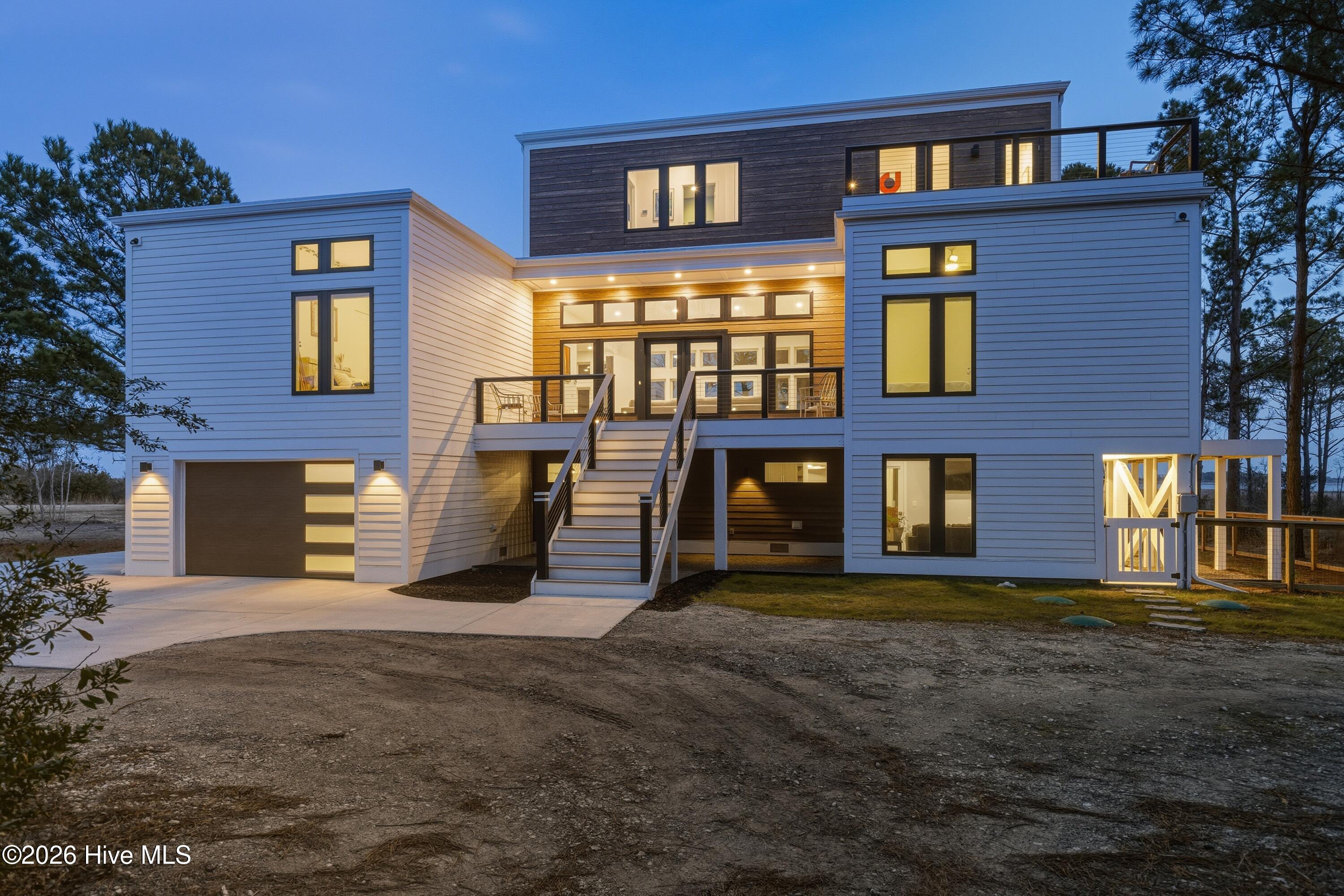 100554260 | Photo 77